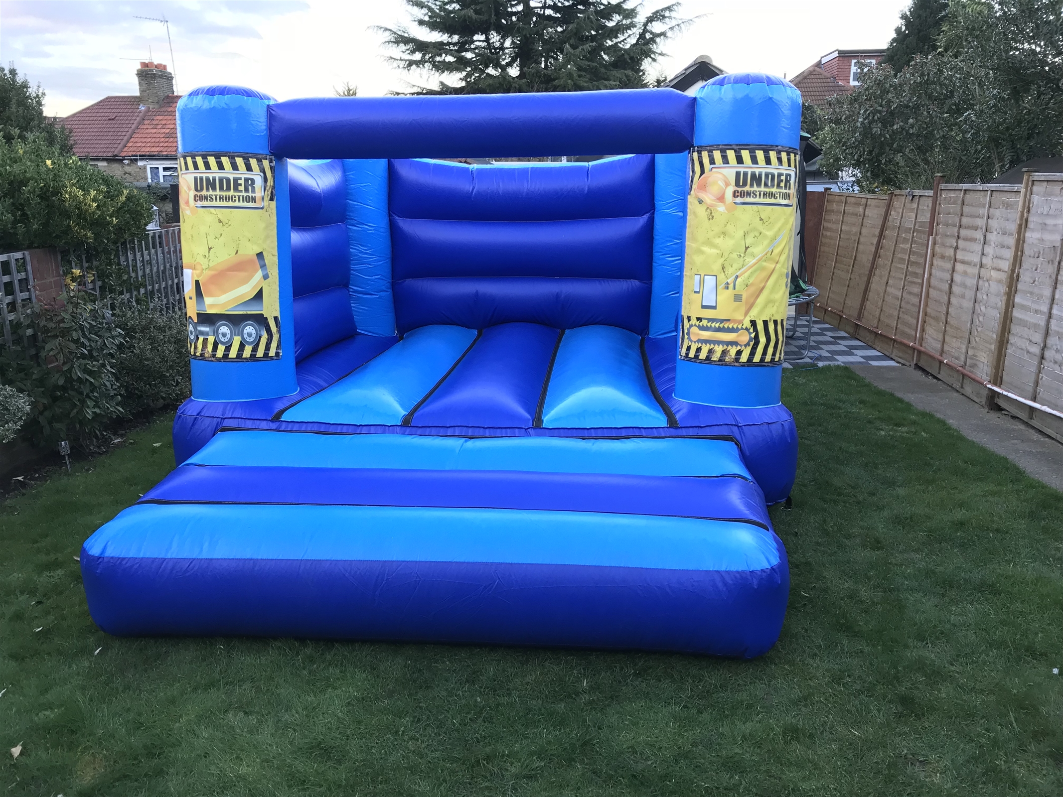 bouncy castles argos