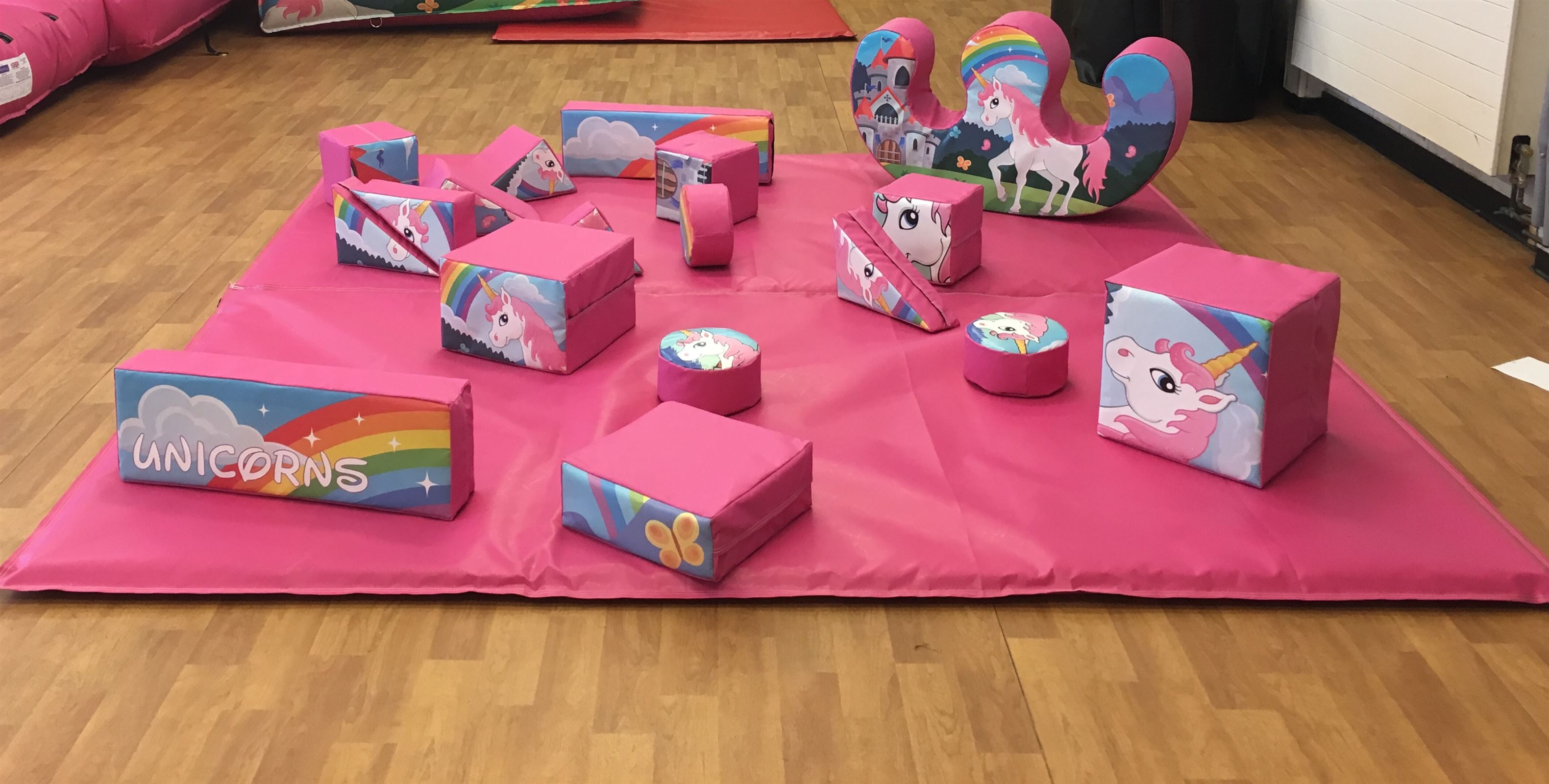 Unicorn Castle,Unicorn Ball Pool, Unicorn Soft Play and 5 Didi Cars