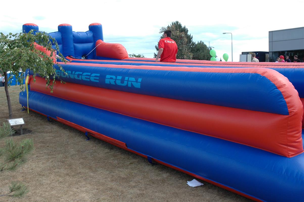 inflatable bungee run hire
