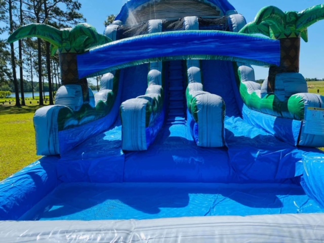 HOLIDAY PARKLIFE 149 キャンバー bounce-houses-gym11853-64_1000.jpg
