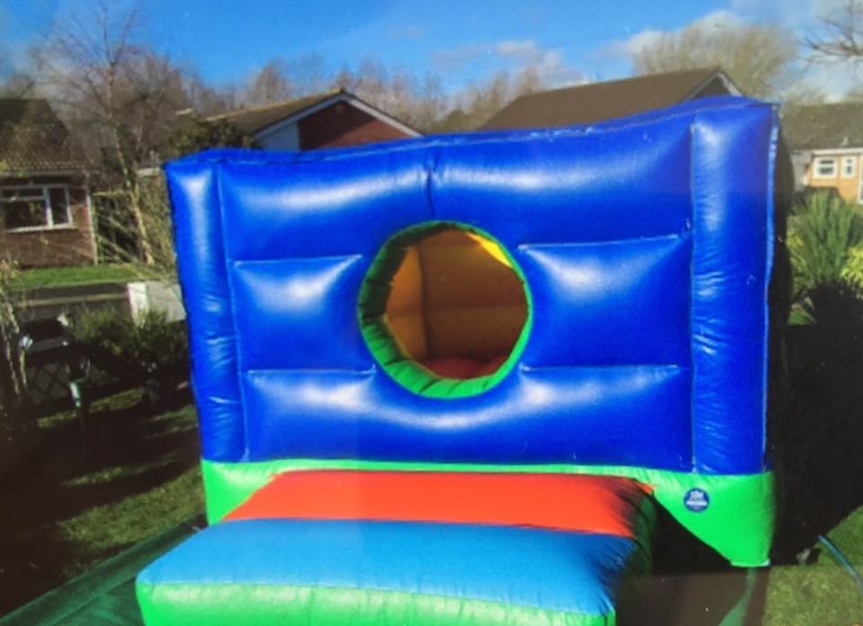 bradmore bouncy castles hire