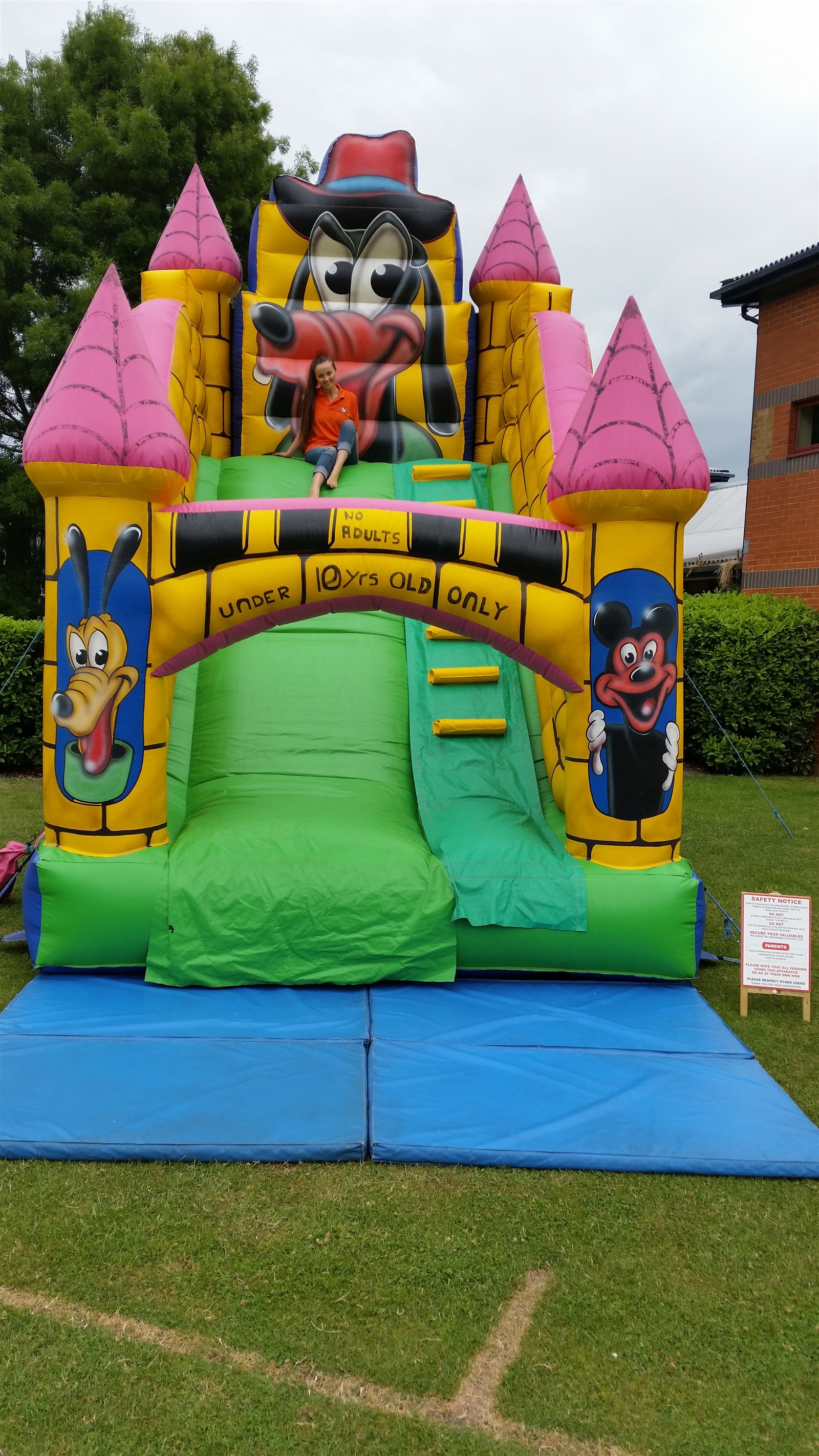 bouncy castle with slide to hire