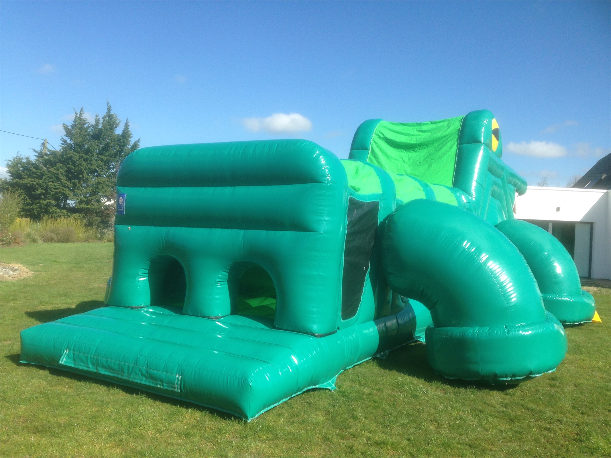 obstacle course bouncy castle hire
