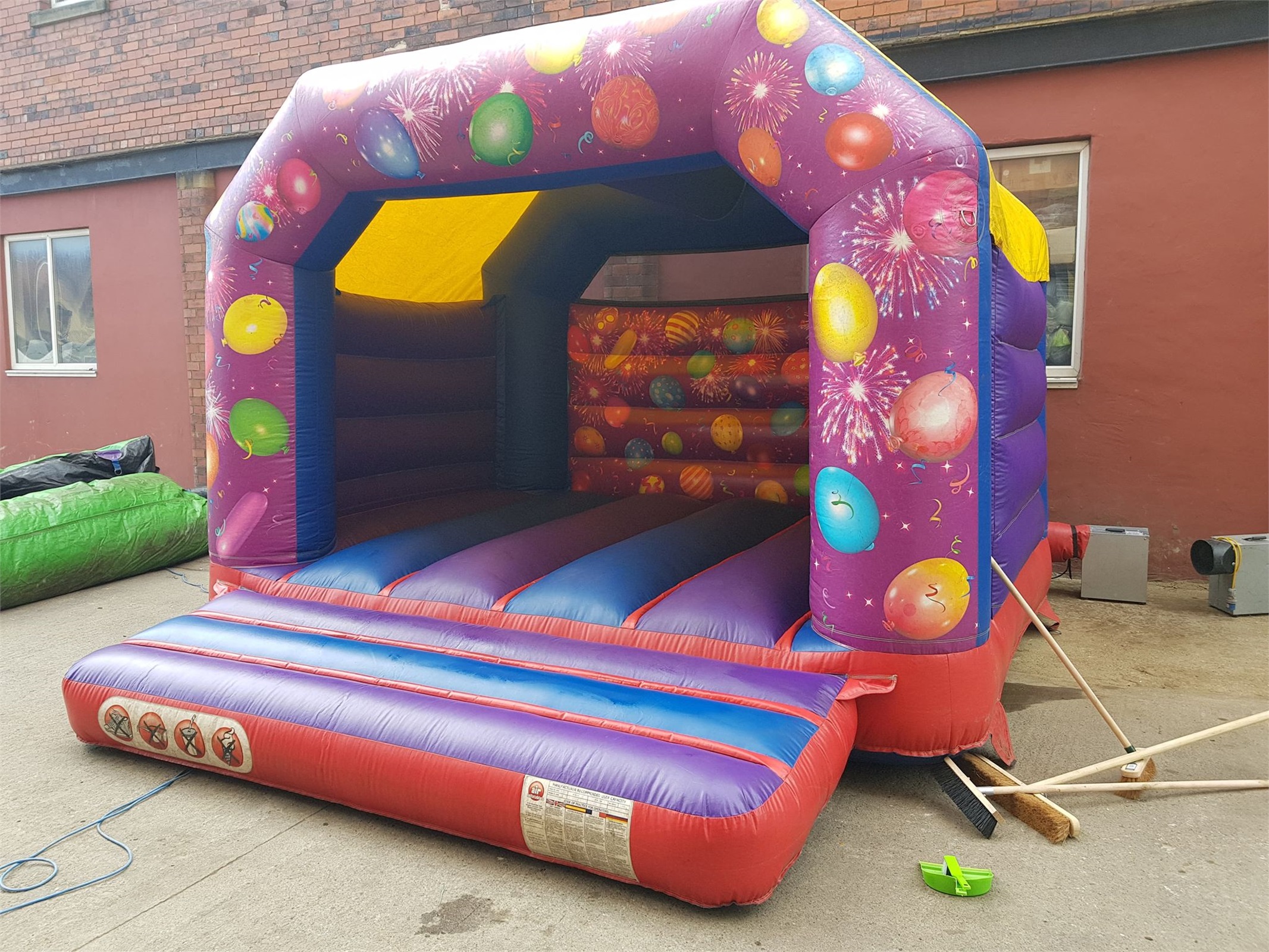 Bouncy Castle Manufacture & Sales in UK, Leicester, Leeds Better