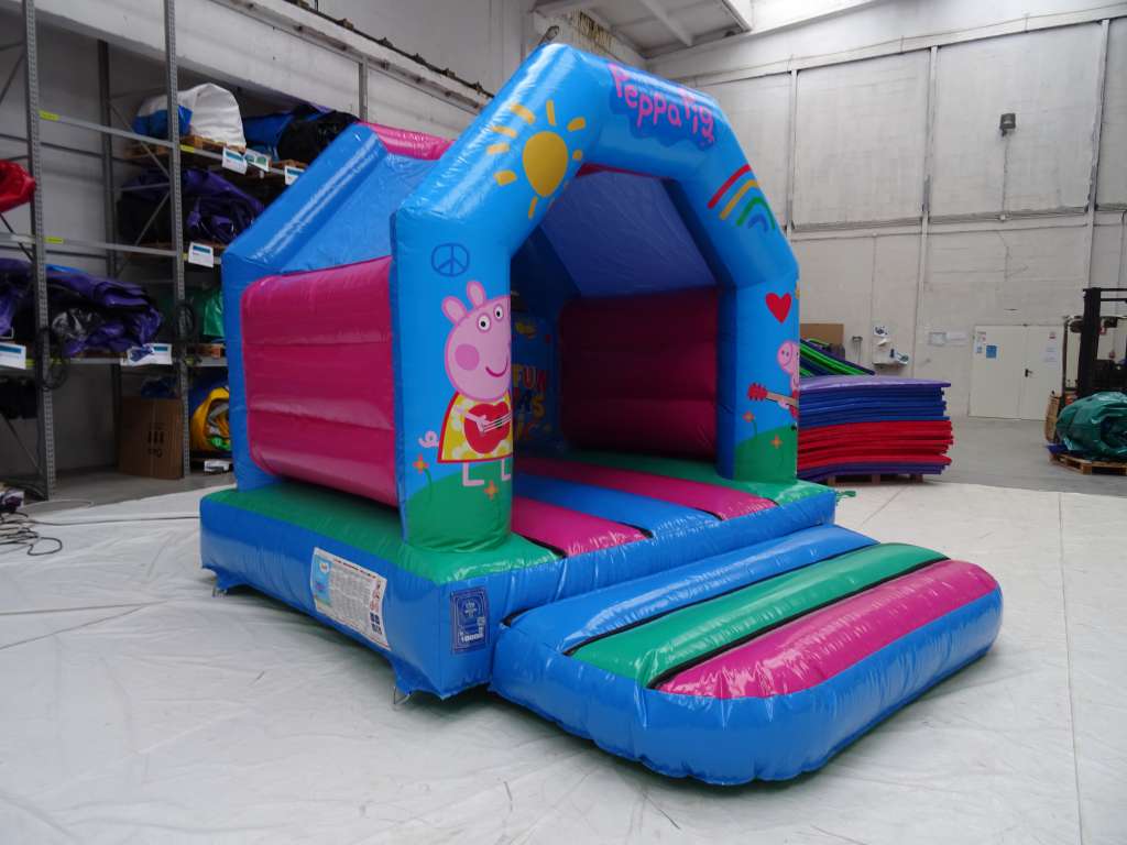 peppa pig bouncy castle hire