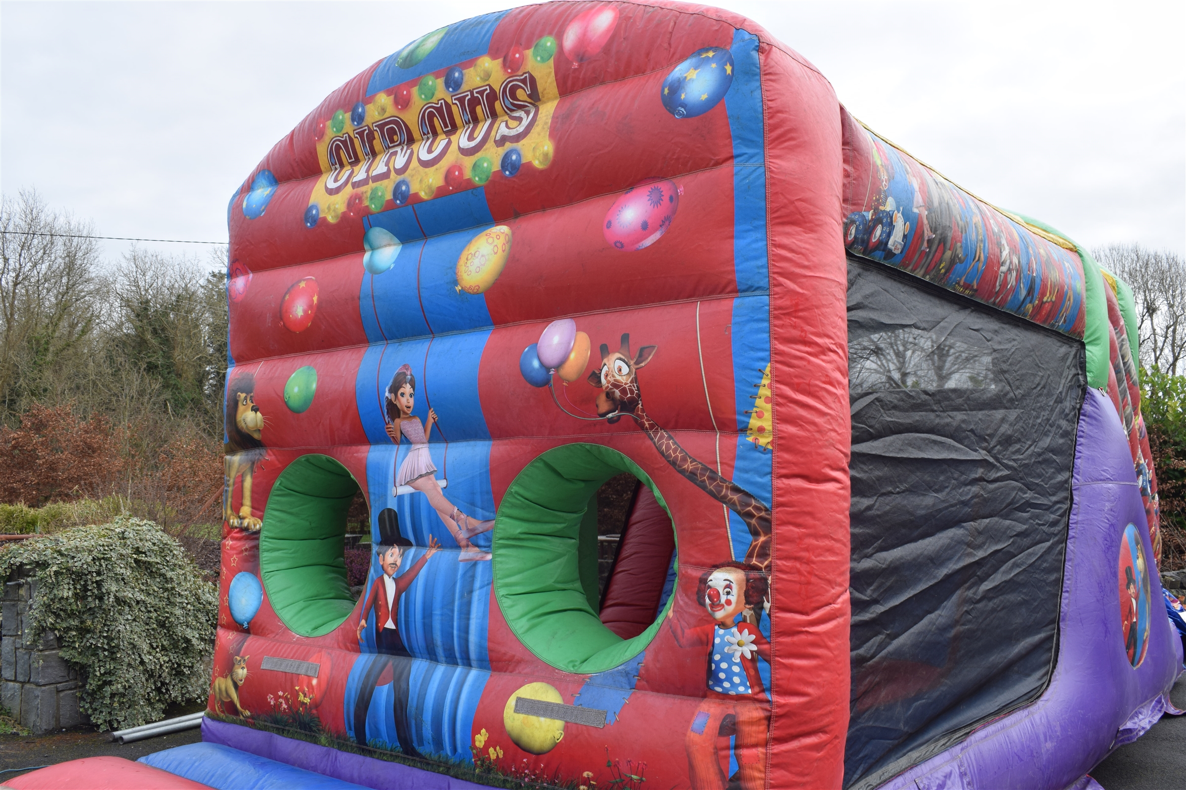 inflatable-obstacle-courses