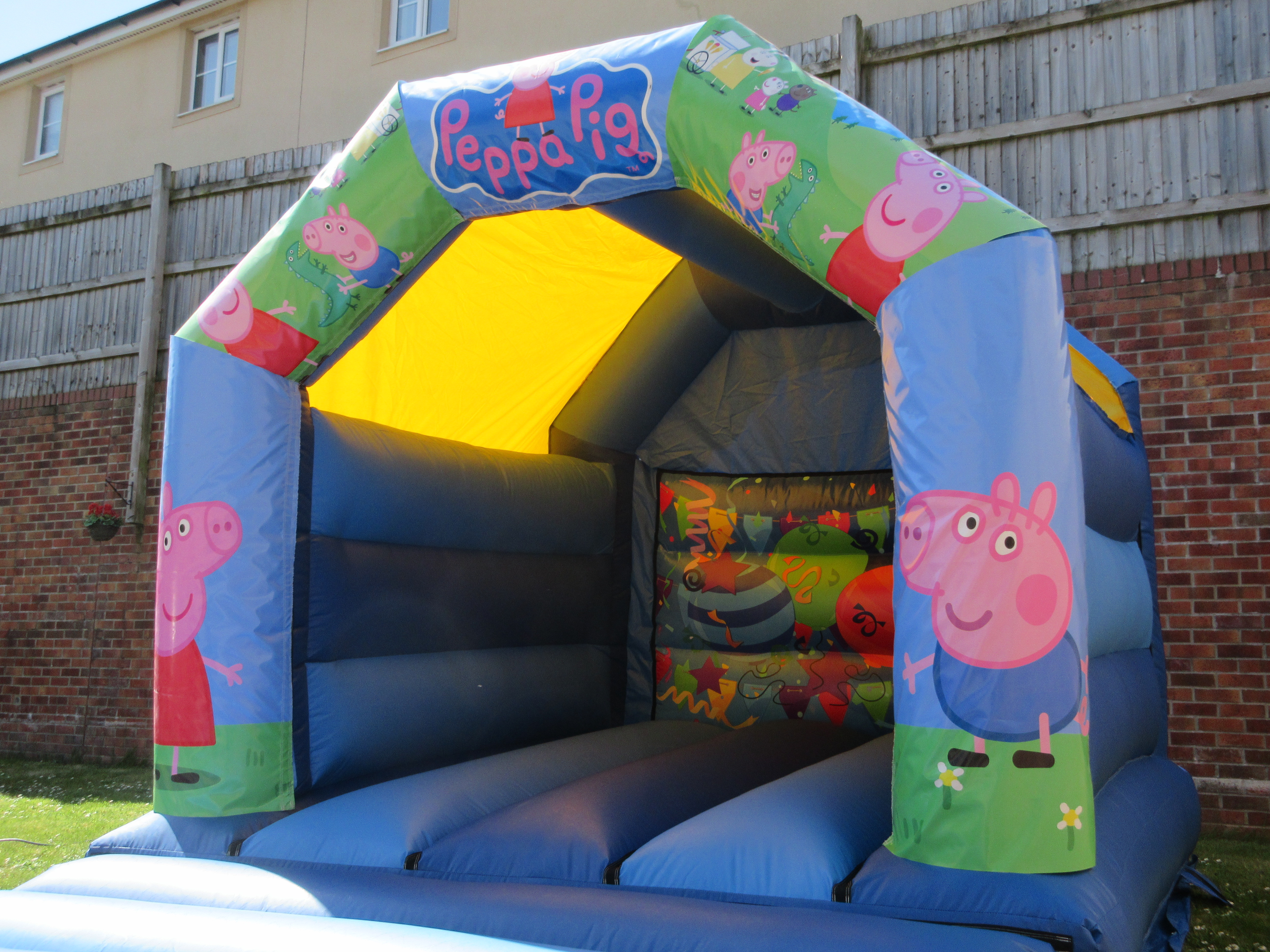 peppa pig bouncy castle hire