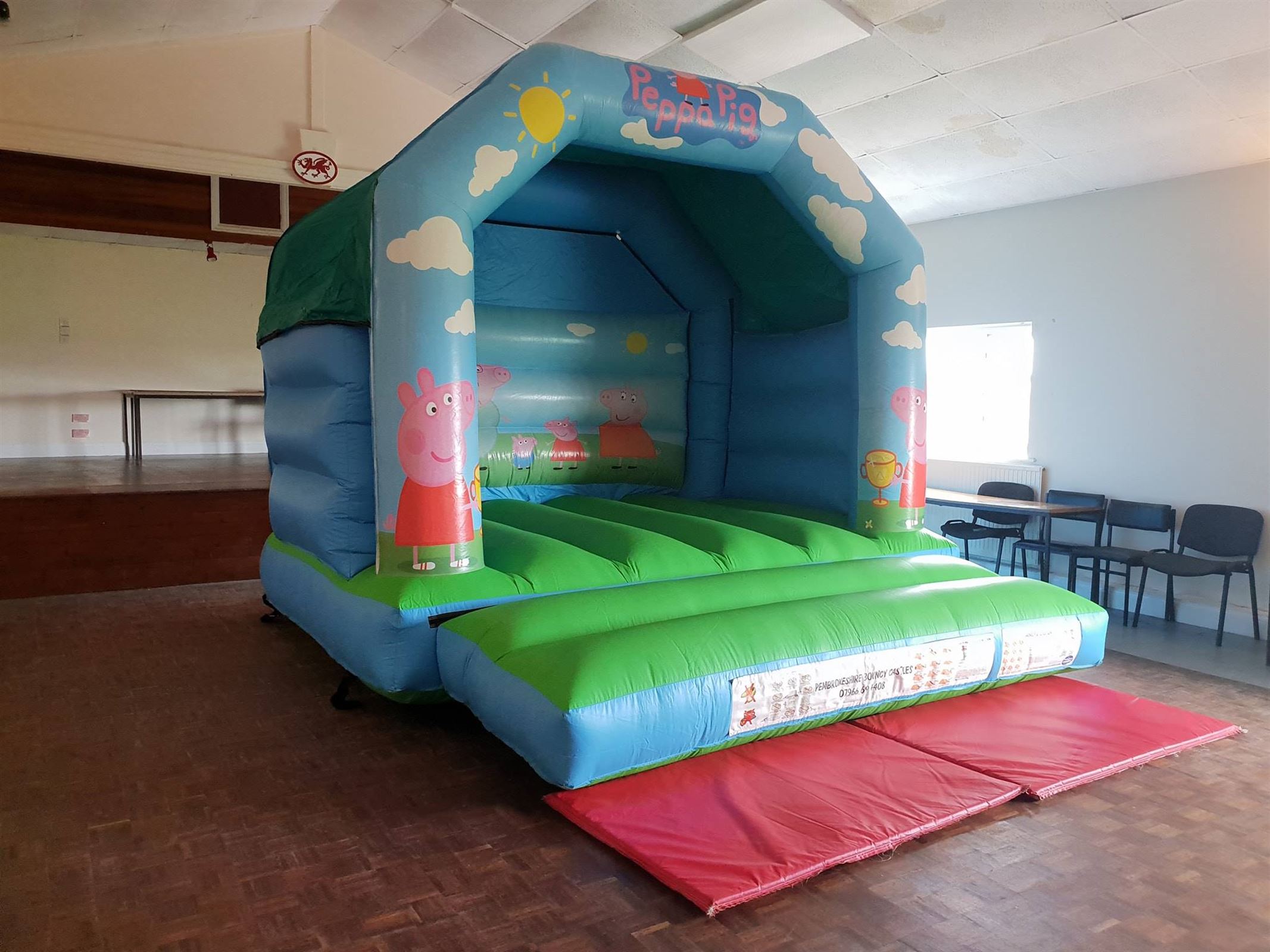 Peppa Pig Bouncy Castle - Bouncy Castle Hire in Pembrokeshire, Milford