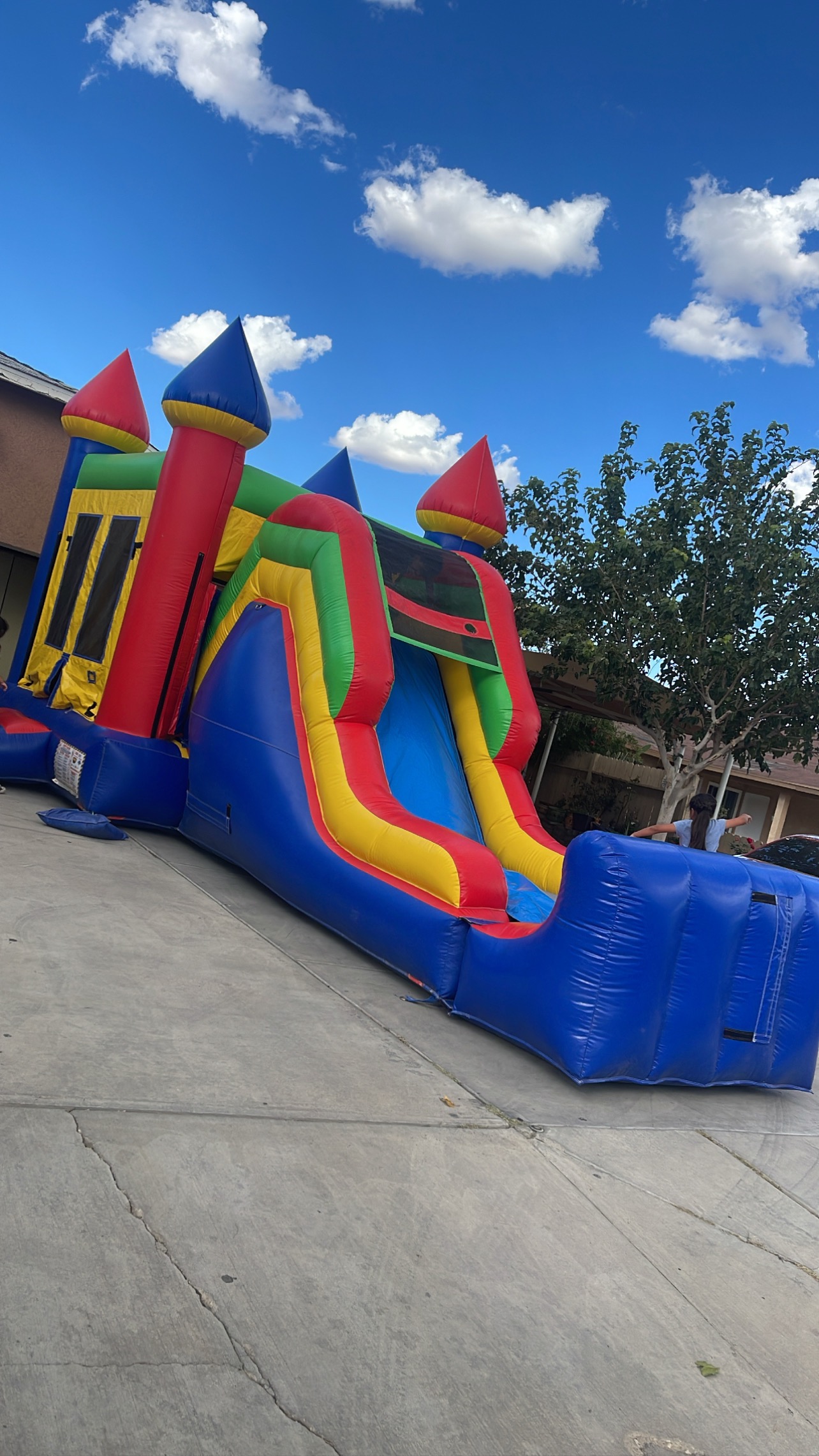 Bounce House Combo with Slide + 4 Tables + 30 Chairs - Hire in ...