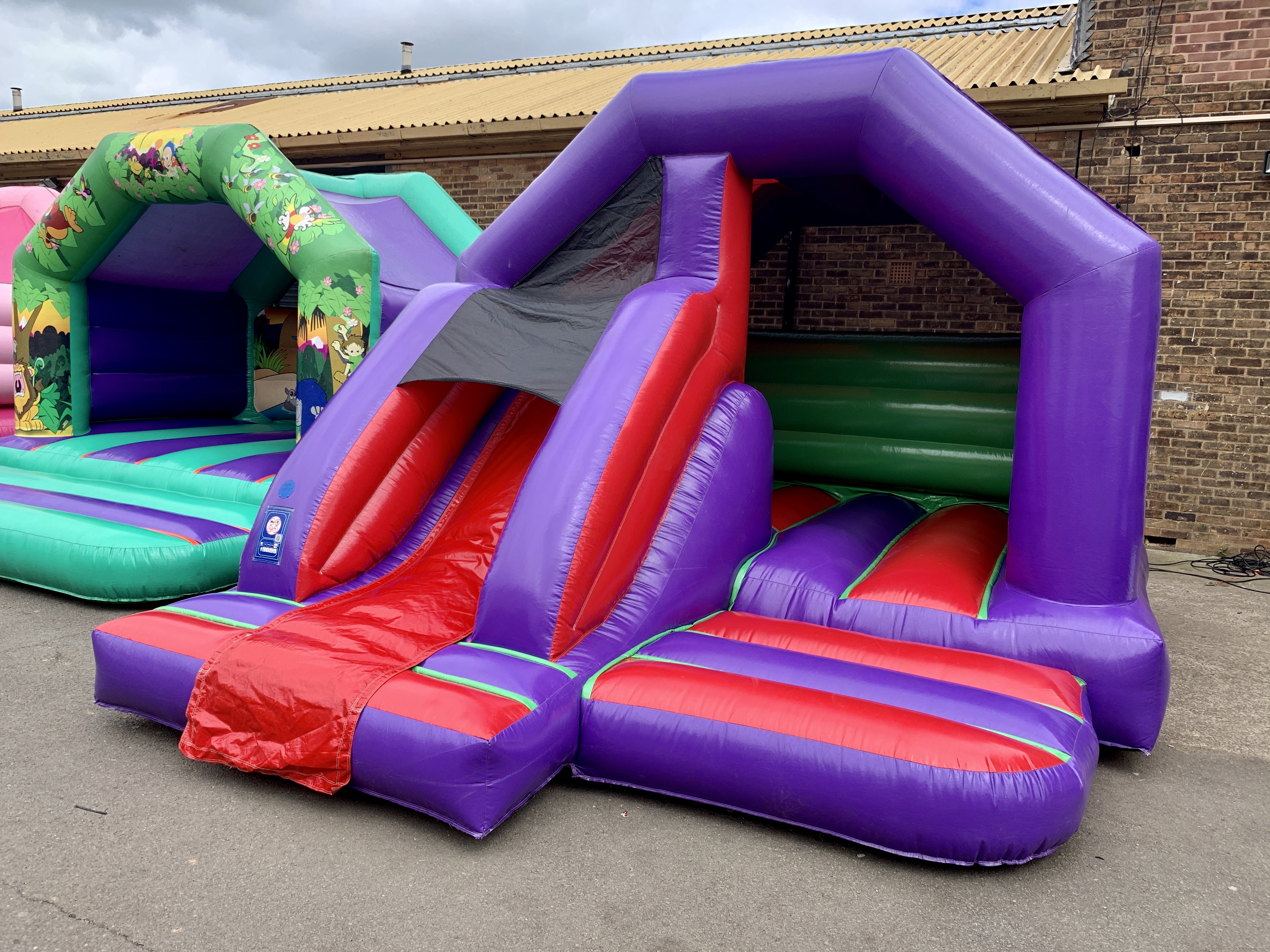 dancey bouncy castle hire