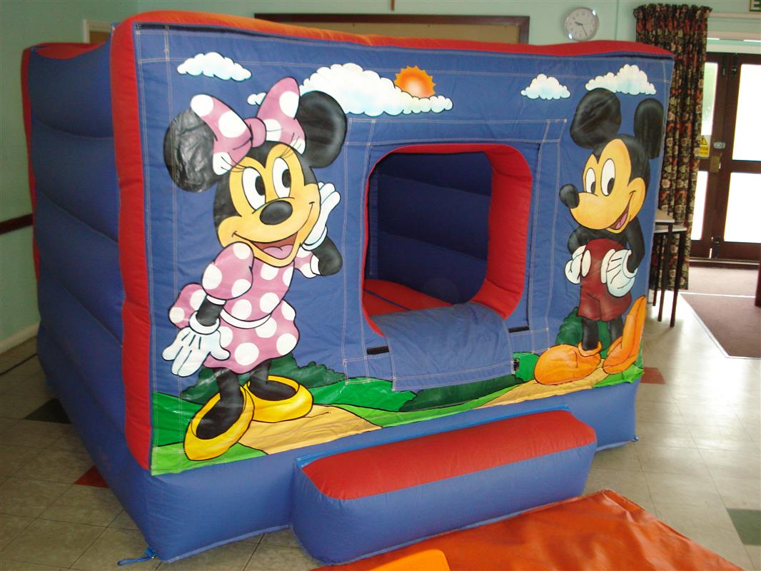 1 year old bouncy castle