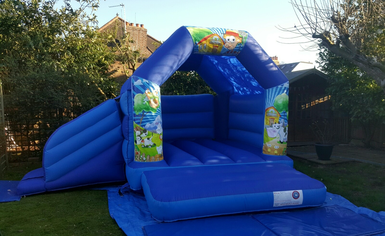 Farm Animals Bouncy Castle 16ft Vs 15ft - Bouncy Castle Hire, Soft Play 