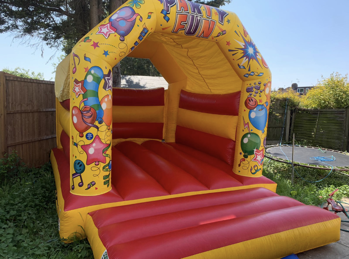 Hire Party fun Bouncy Castle - Medium Size | Bizi Bouncer