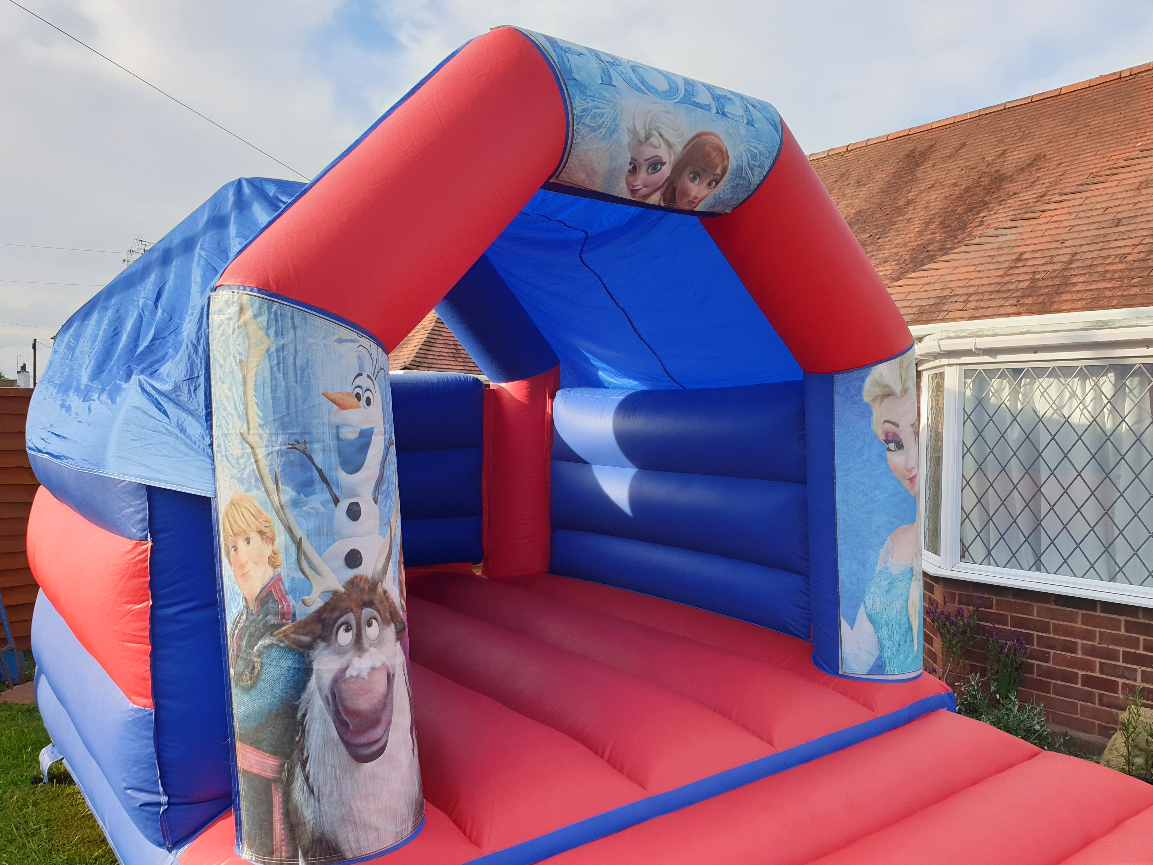 childrens bouncy castles