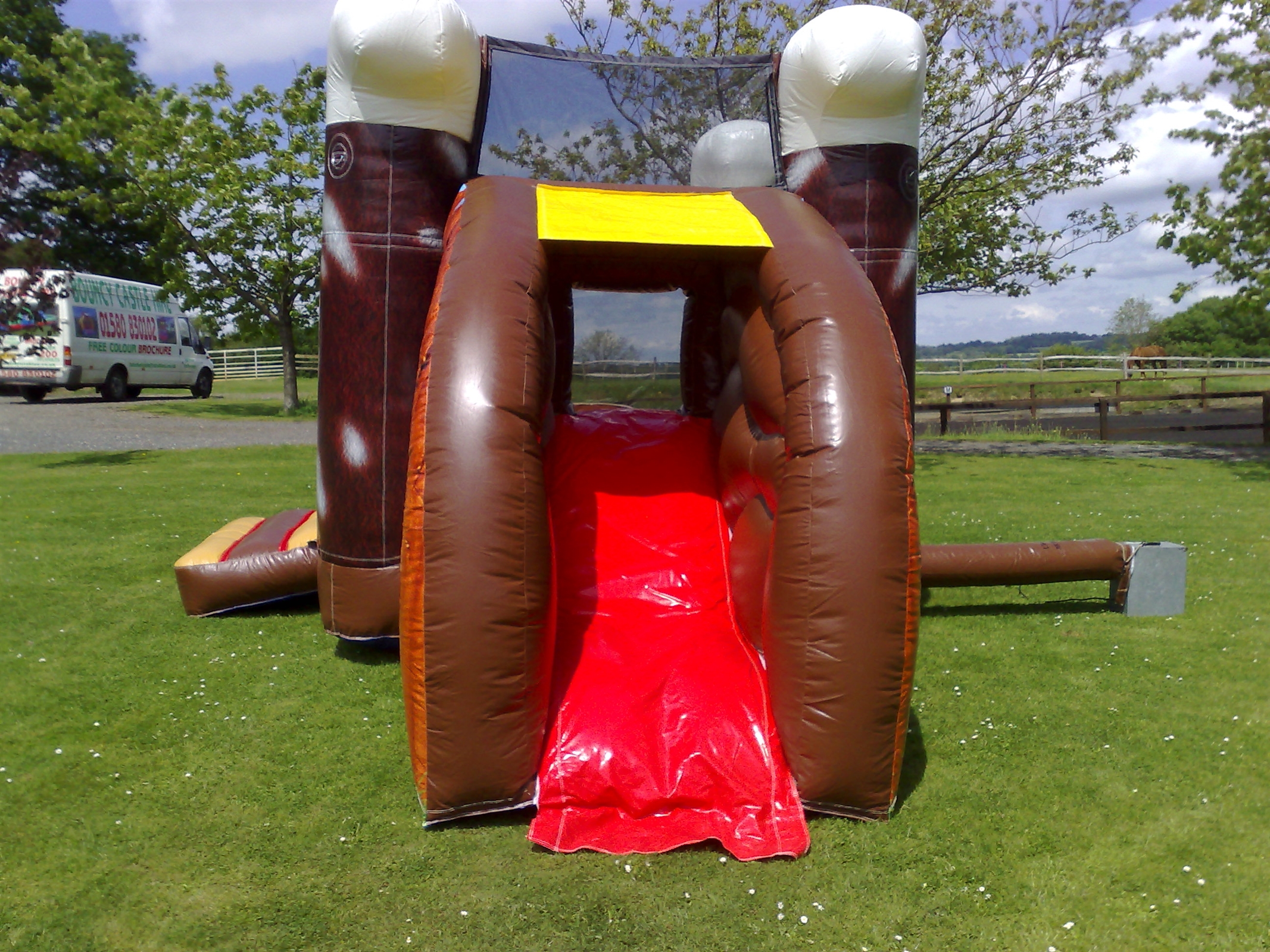 top dogs bouncy castle