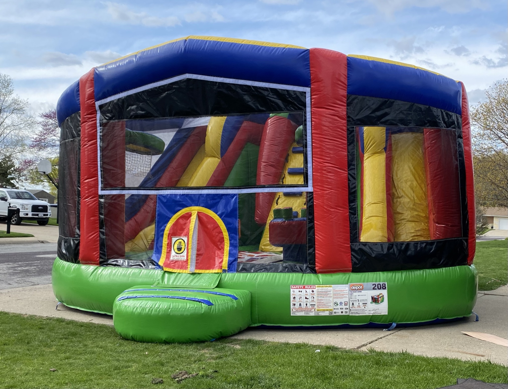 Combos Best Bounce House and Inflatable Hire service in Illinois