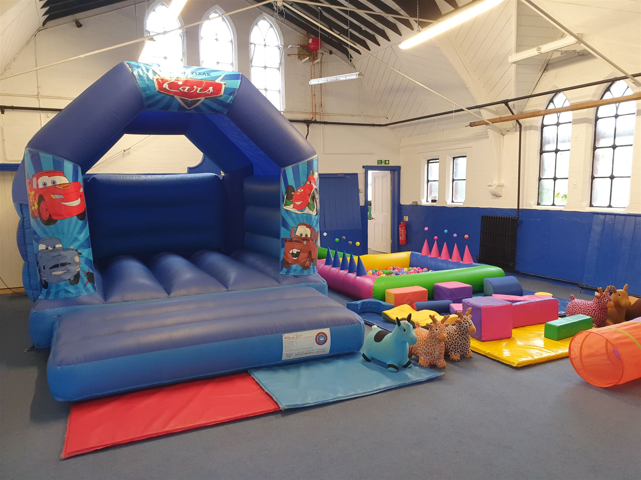 CARS BOUNCY CASTLE 15FT vs 11ft - Bouncy Castle Hire, Soft Play Hire in