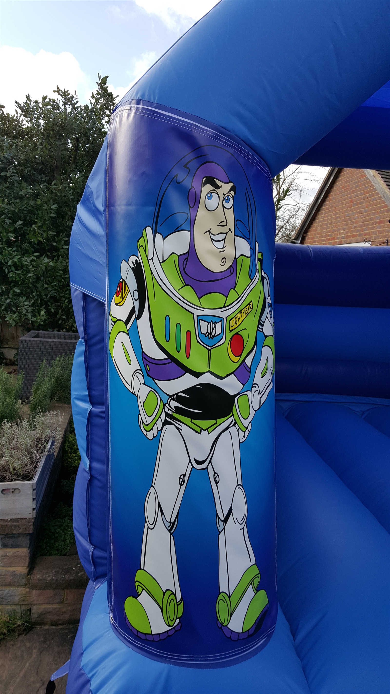 TOY STORY BOUNCY CASTLE 15FT vs 11ft Bouncy Castle Hire, Soft Play