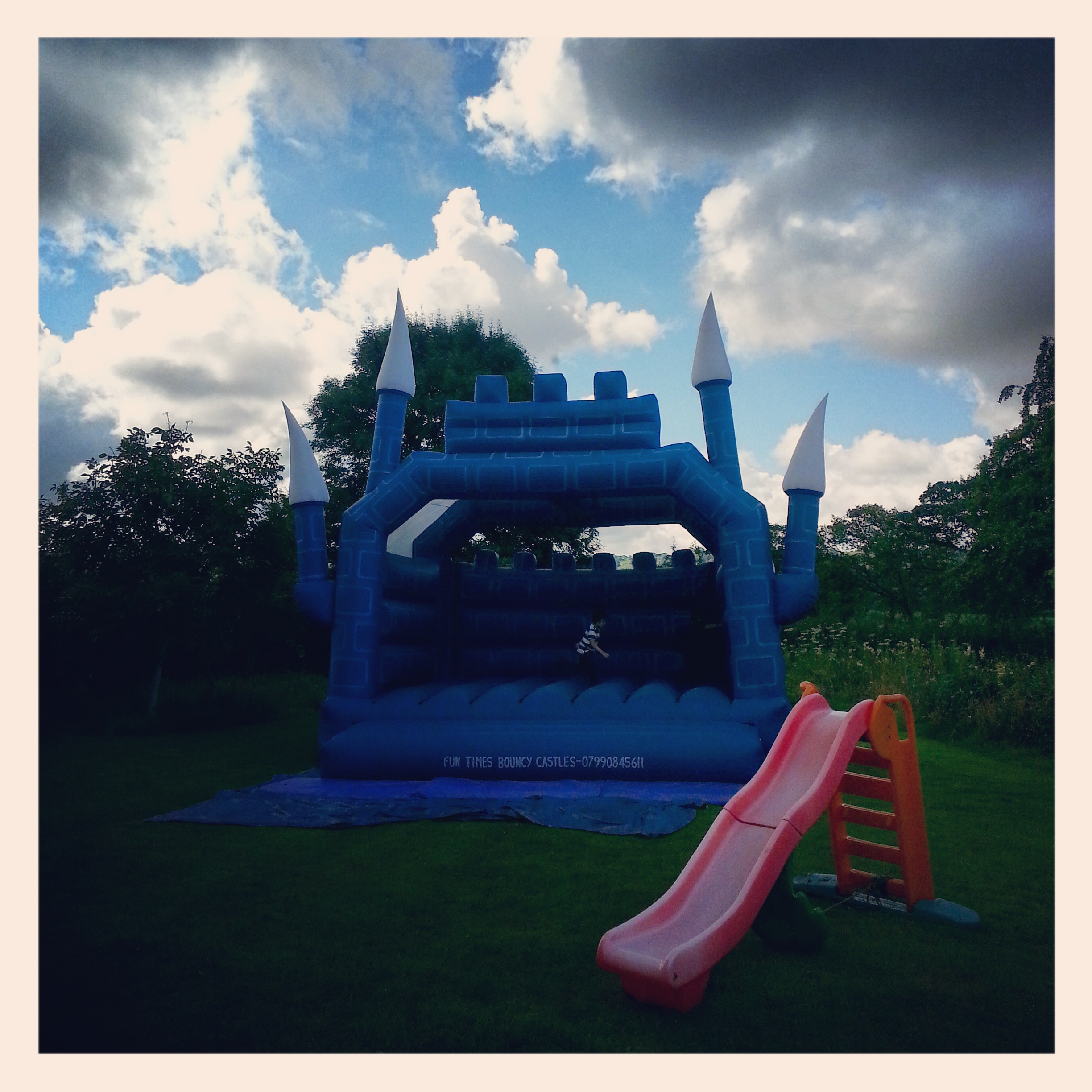 bouncy castle hire leitrim