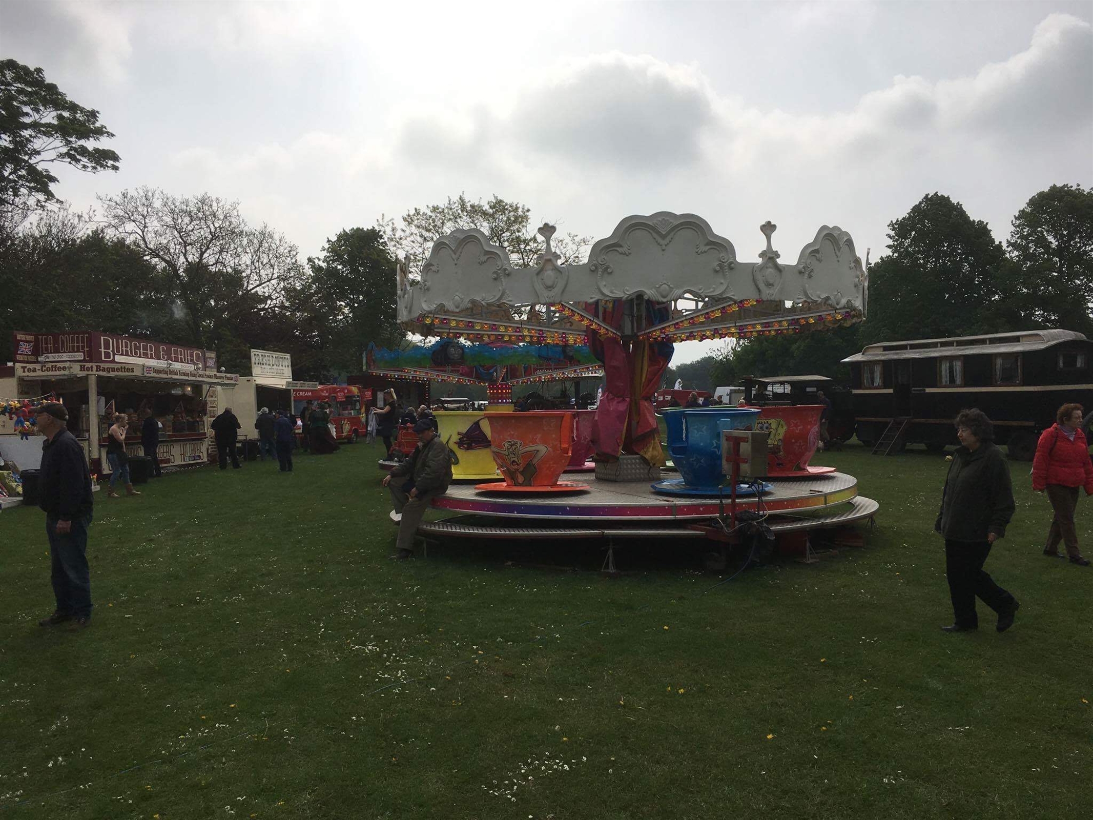 Tea Cup Ride Hire Best Bouncy Castle Hire, Fairground Attractions and