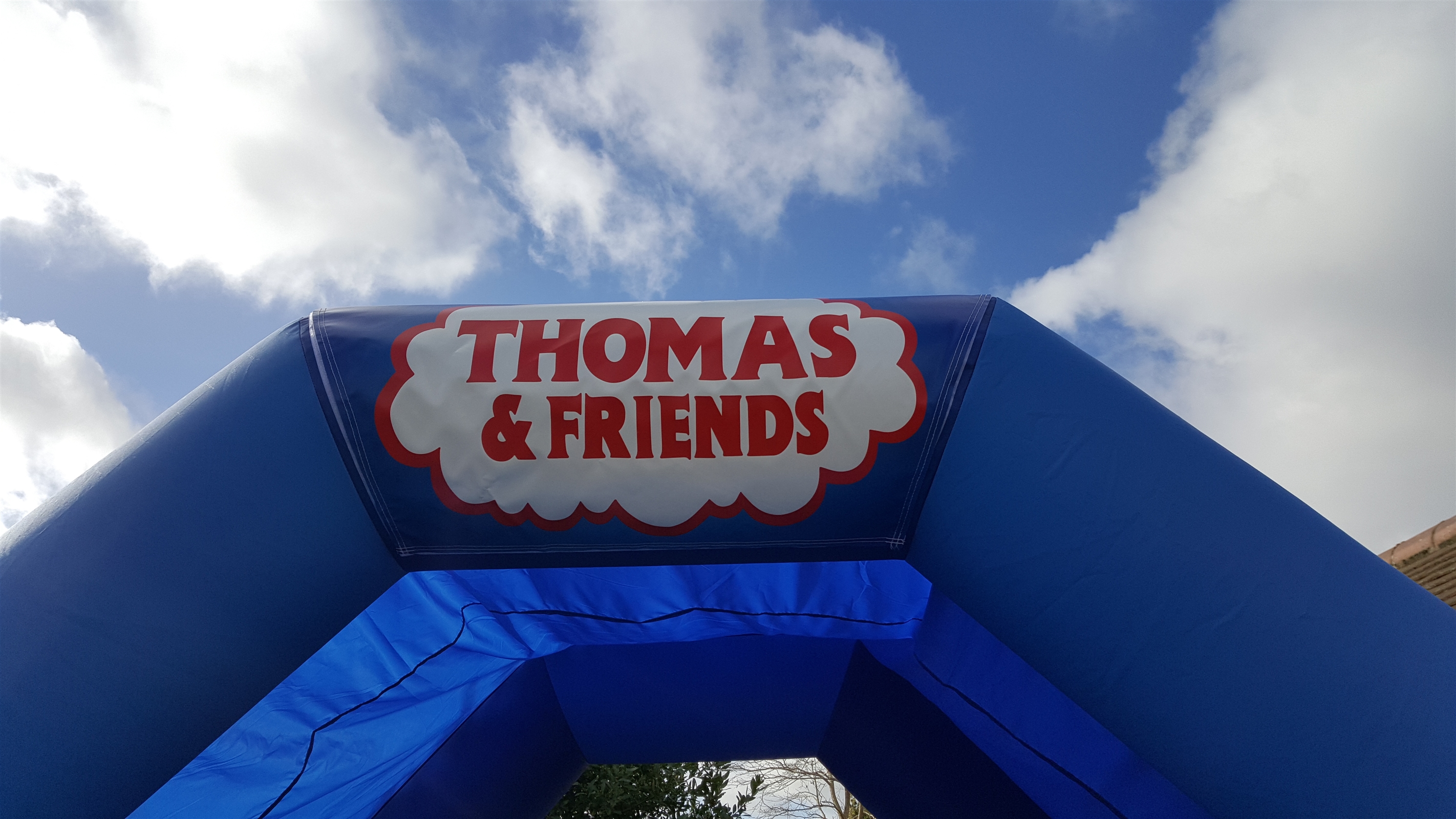 thomas the tank engine jumping castle