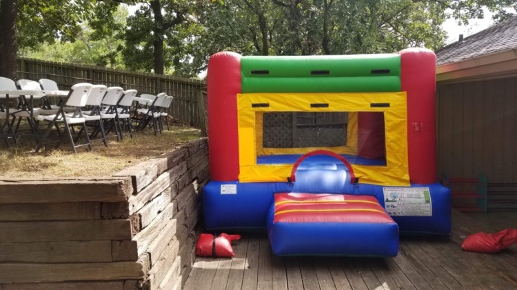 bounce house for 10 year old