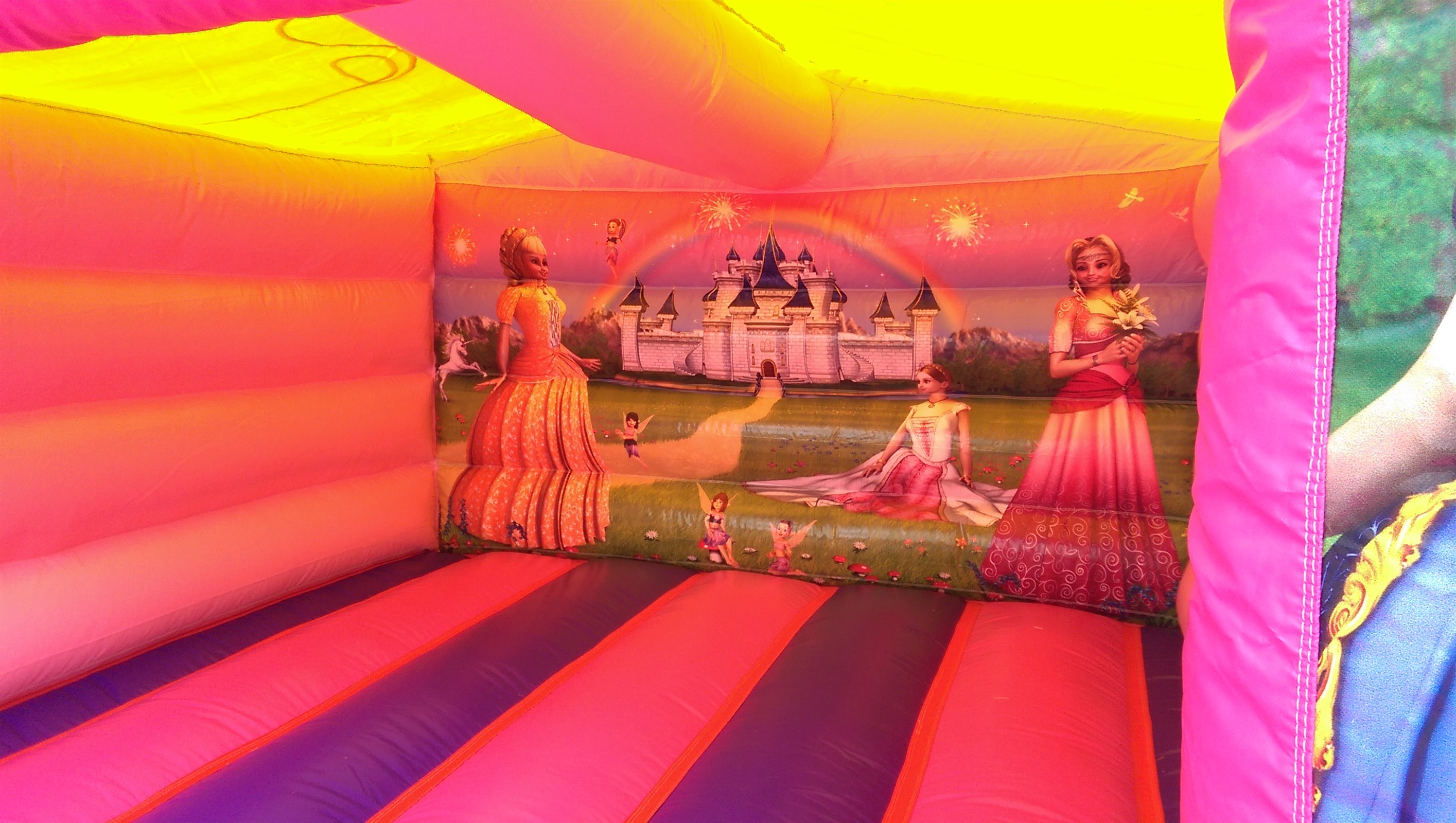 Princess Box Castle - Bouncy Castle Hire in Leeds, Bradford, Halifax ...