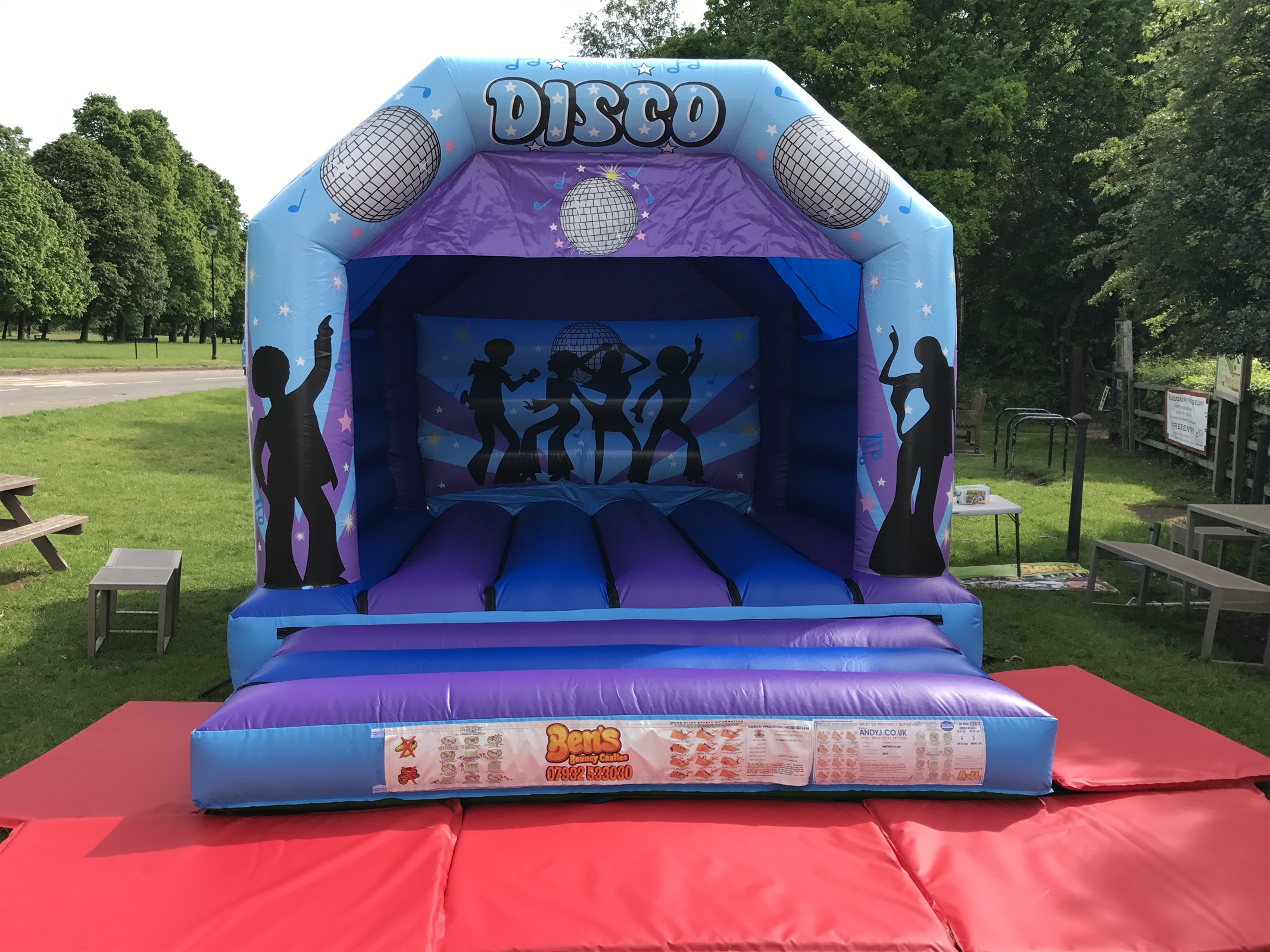 Standard Bouncy Castles - Best Bouncy Castle Hire, Bouncy Castles ...