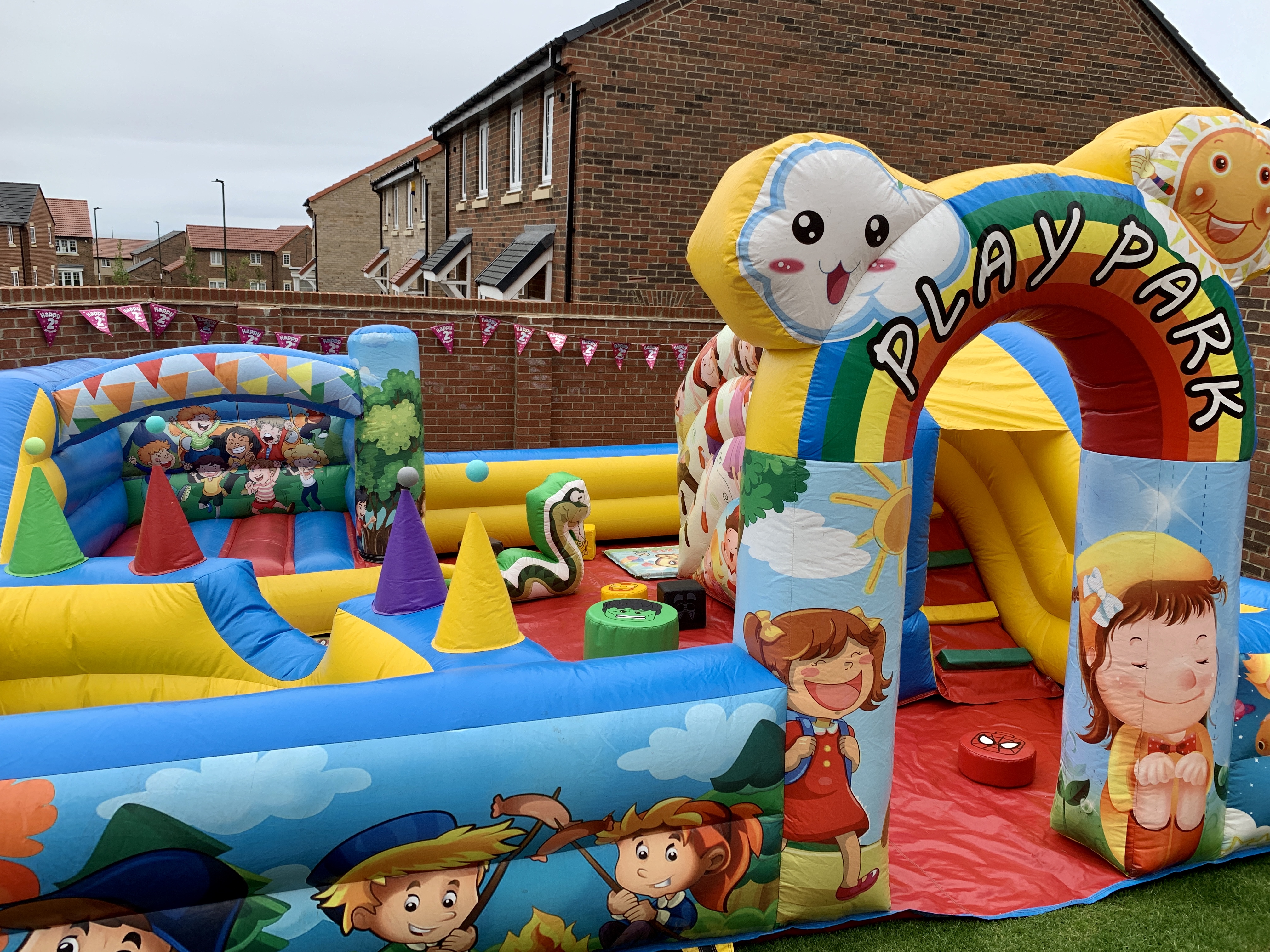 deanos bouncy castle hire