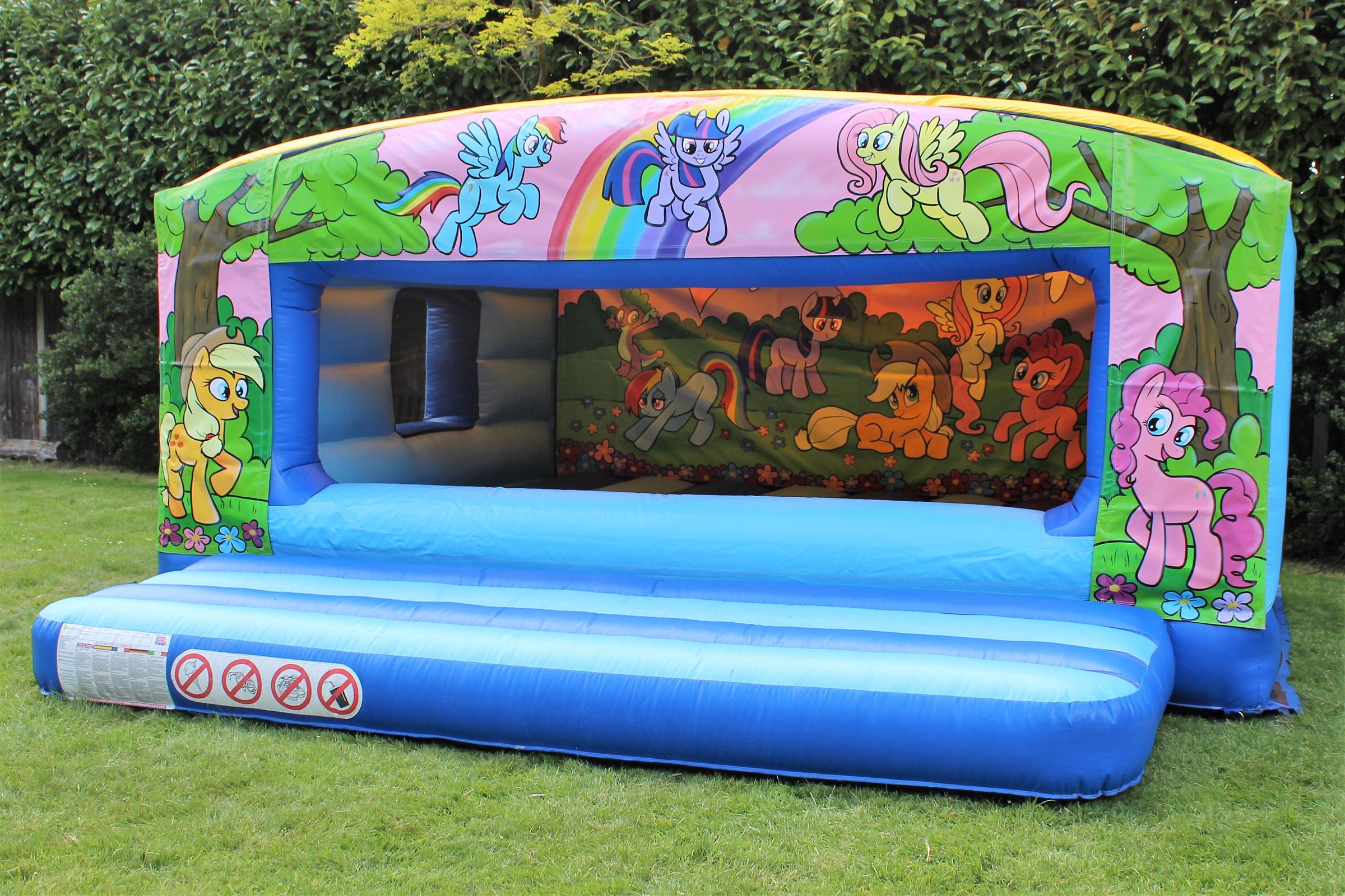 indoor jumping castle hire
