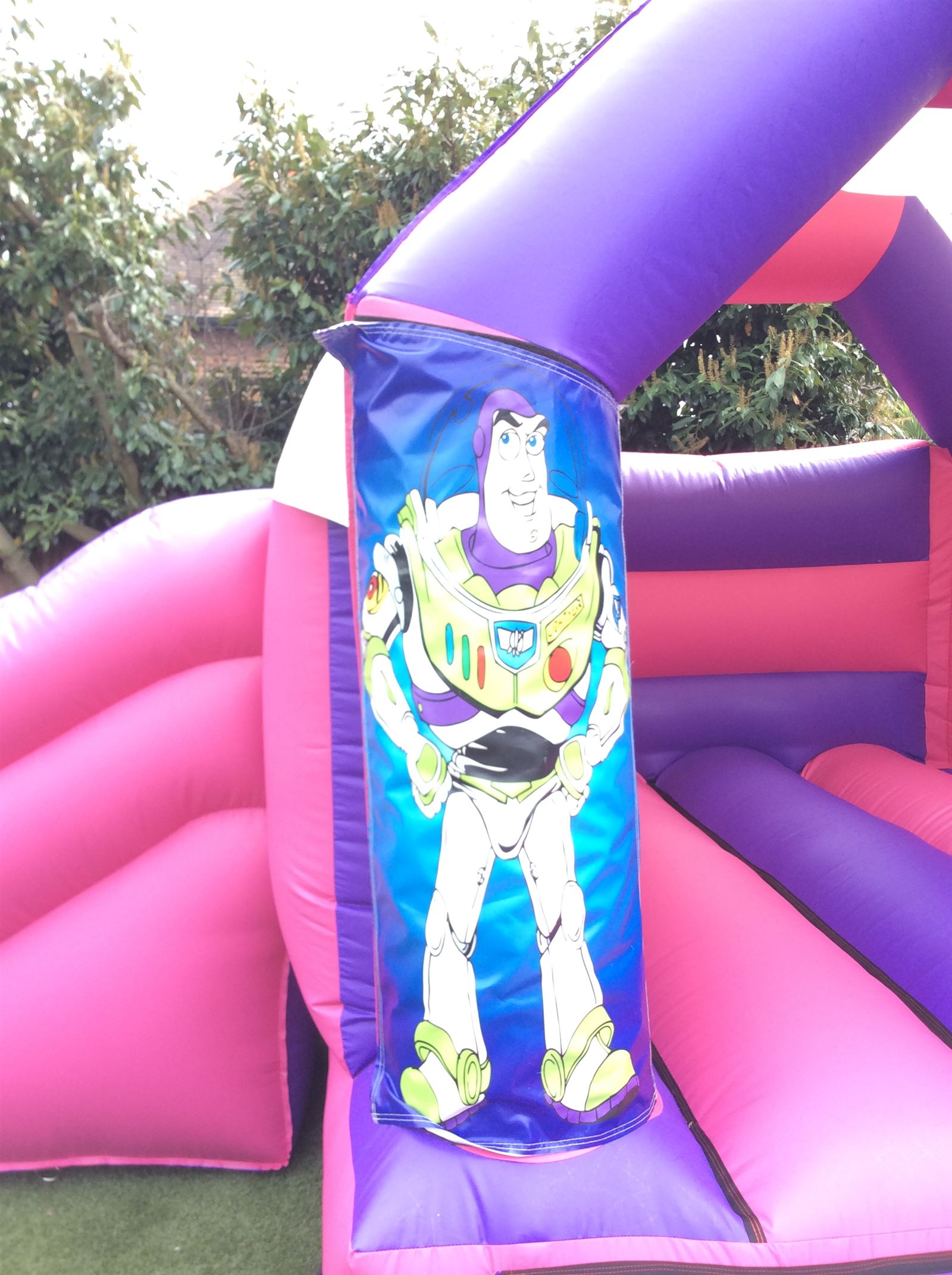 TOY STORY BOUNCY CASTLE 16FT vs 15ft Bouncy Castle Hire, Soft Play