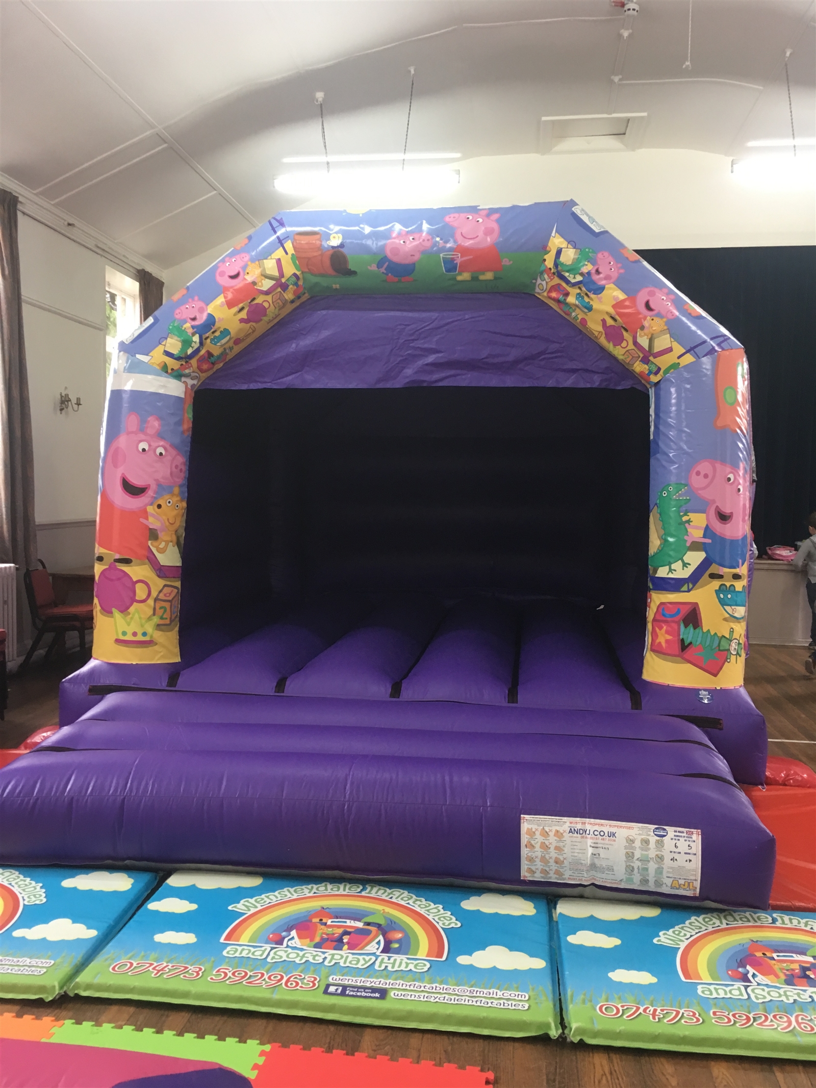 peppa pig bouncy castle hire