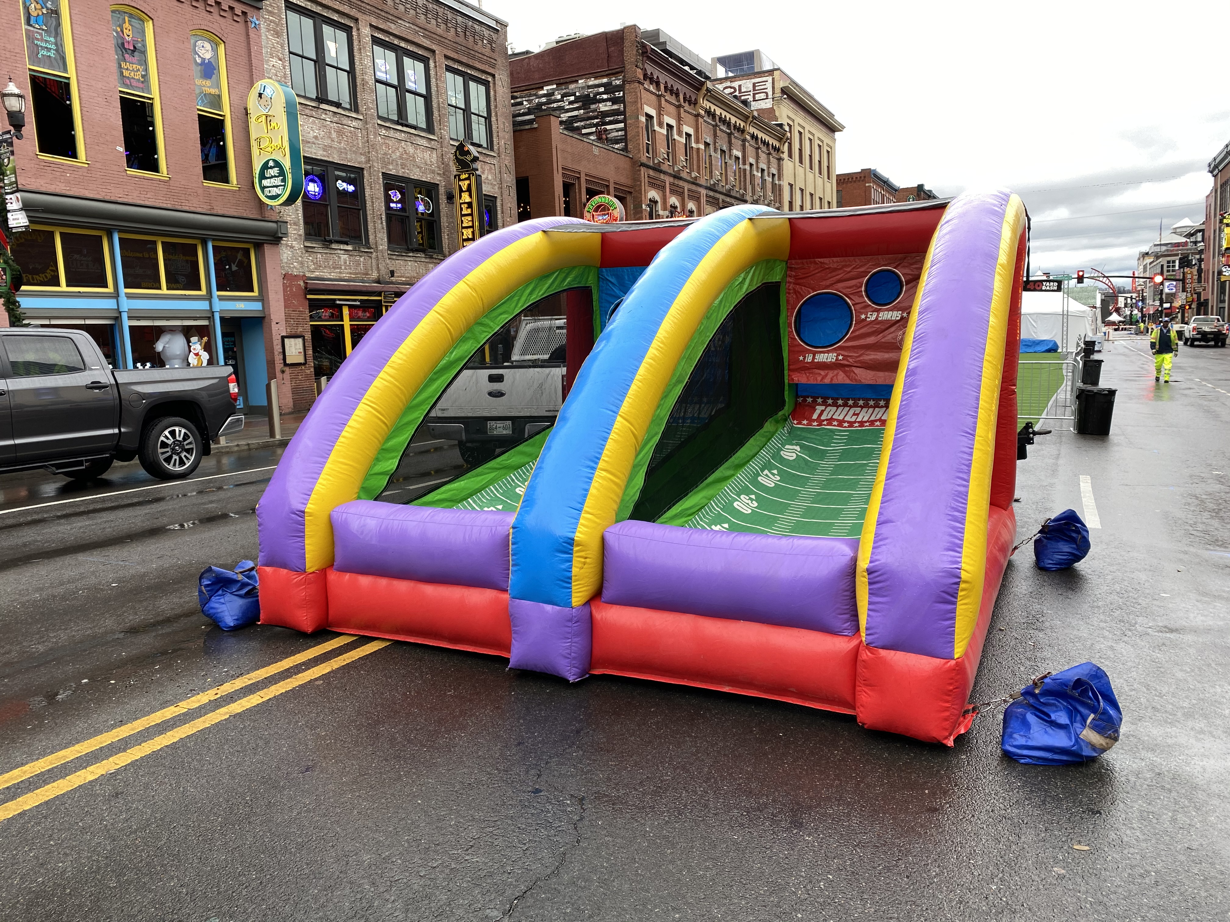 QB Blitz - Inflatable Bounce Houses & Water Slides for Rent in ...