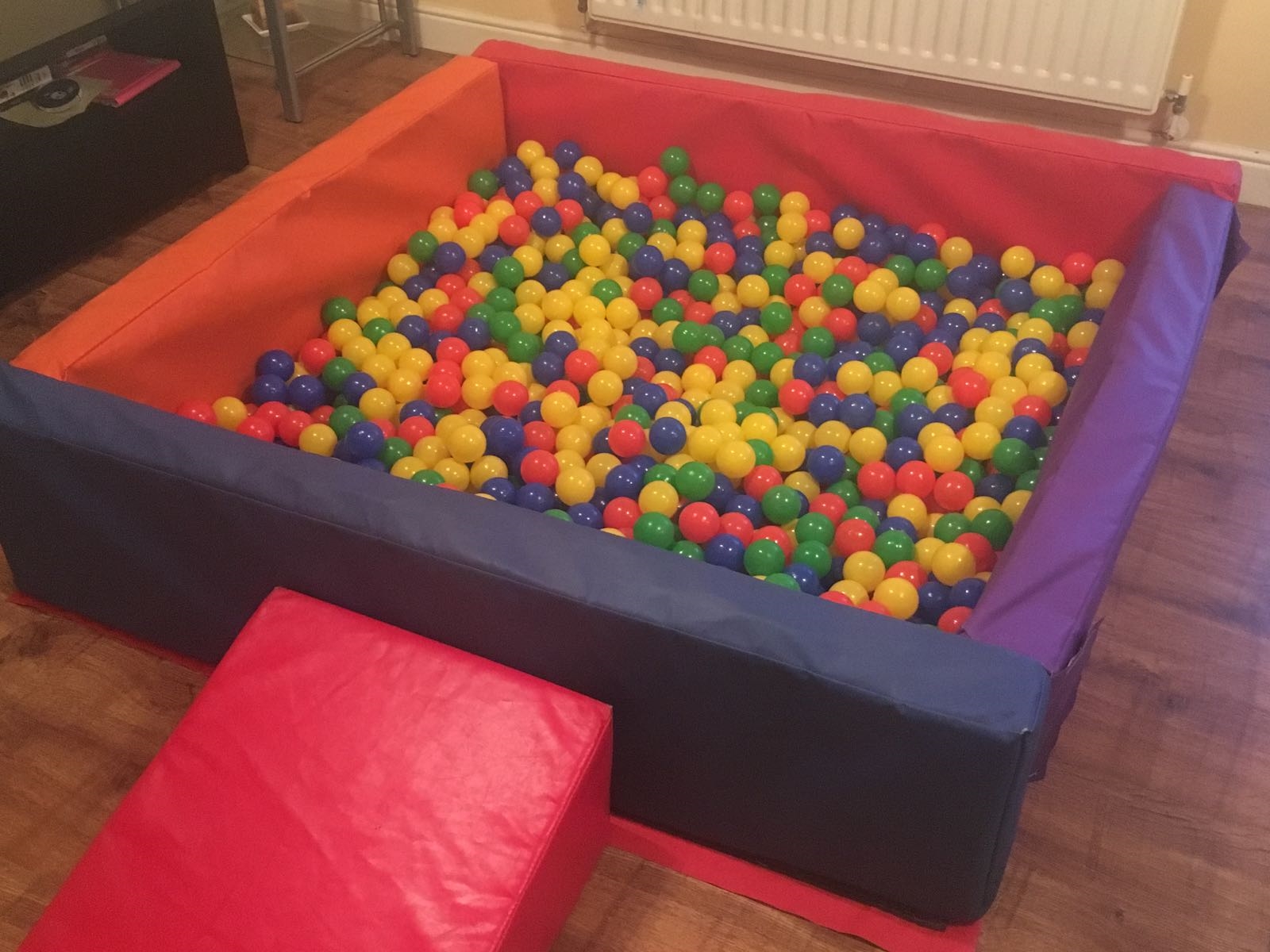 Ball Pool Hire Best Bouncy Castle Hire service in Slough, Windsor