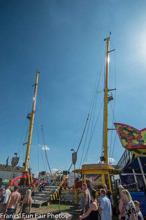 Giant slingshot clearance ride