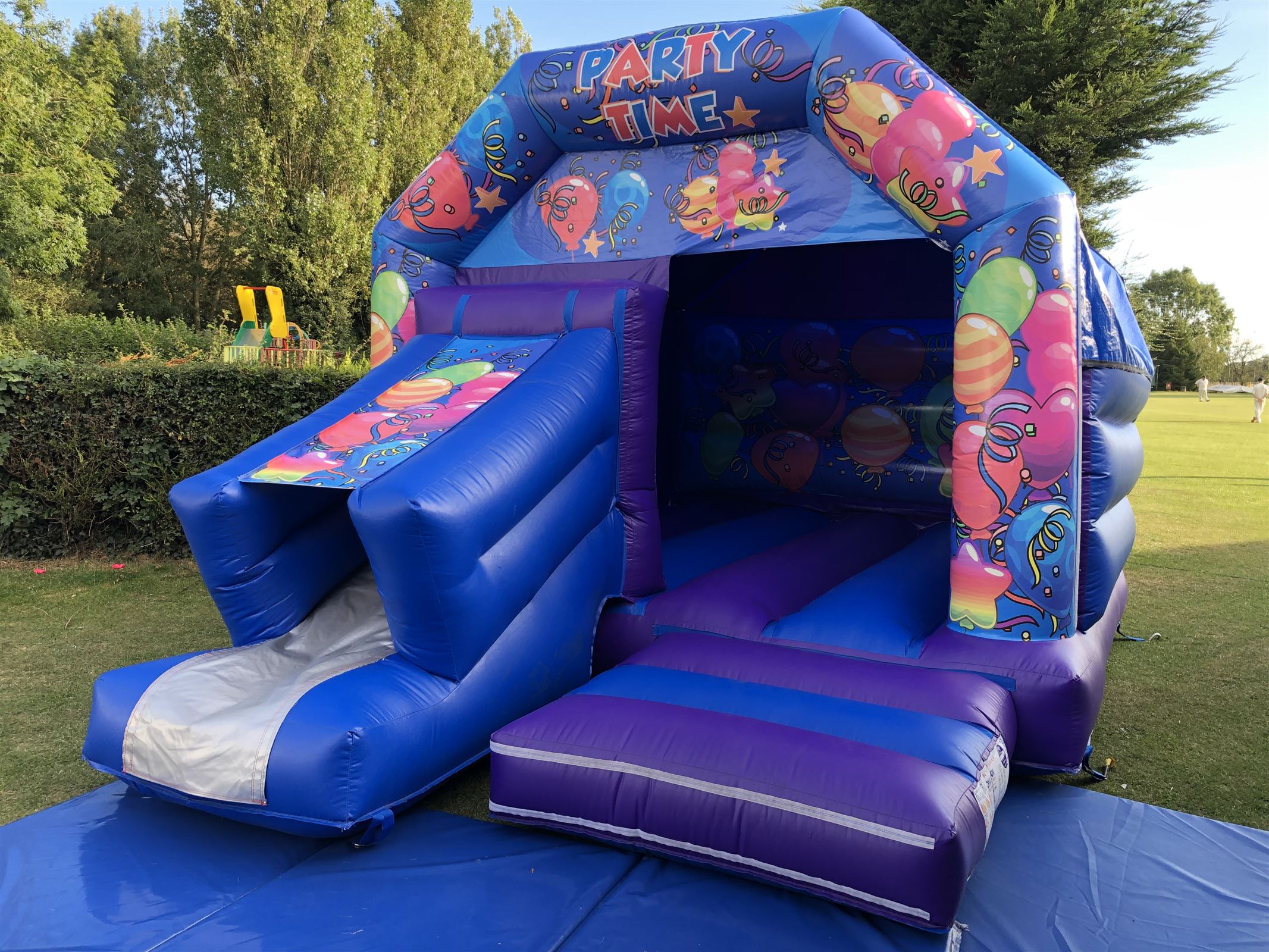 Inflatables Bouncy Castle Hire in Buckinghamshire, Berkshire