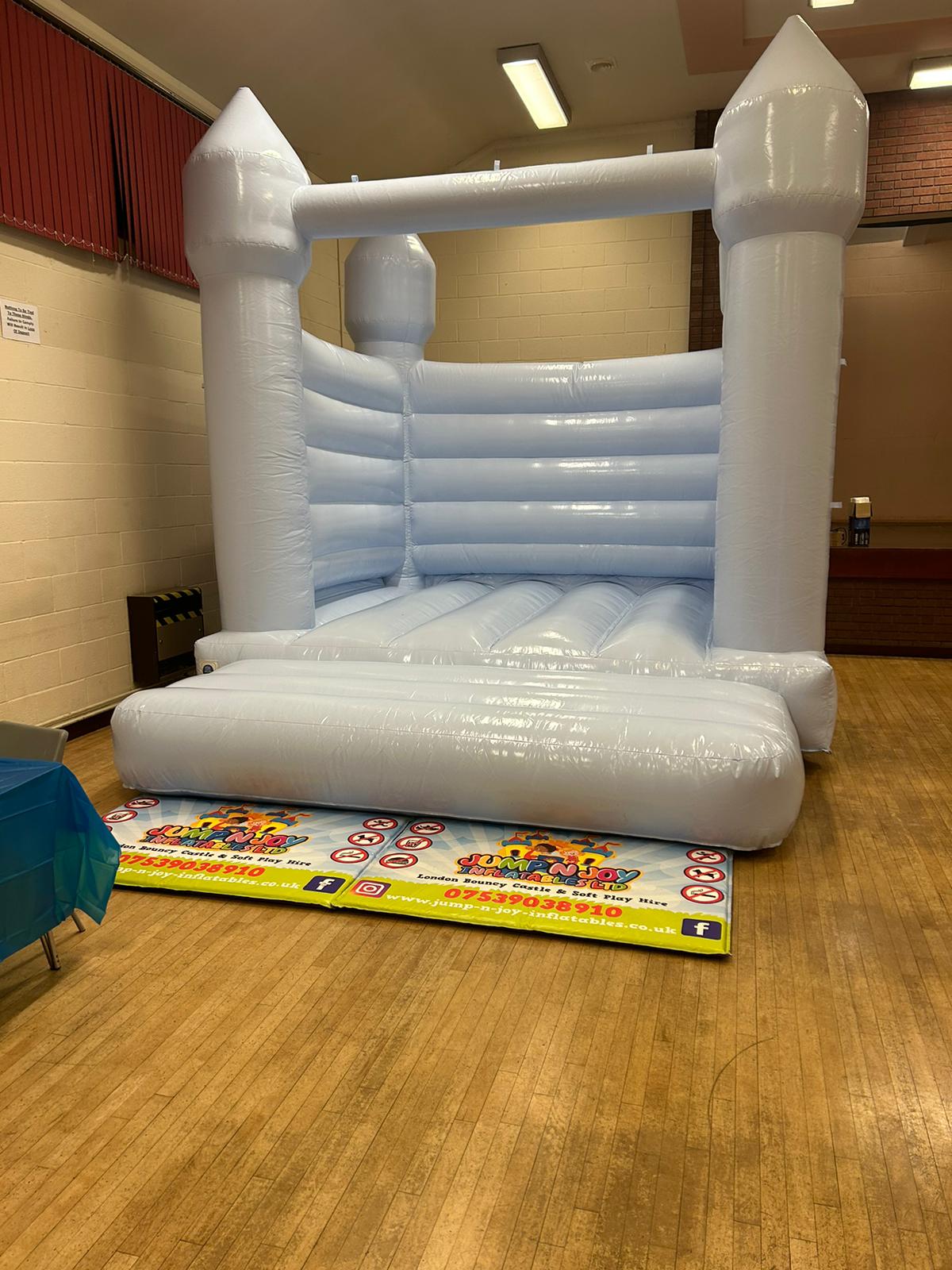 bouncy-castles-hire-in-london-jump-n-joy-inflatables-ltd