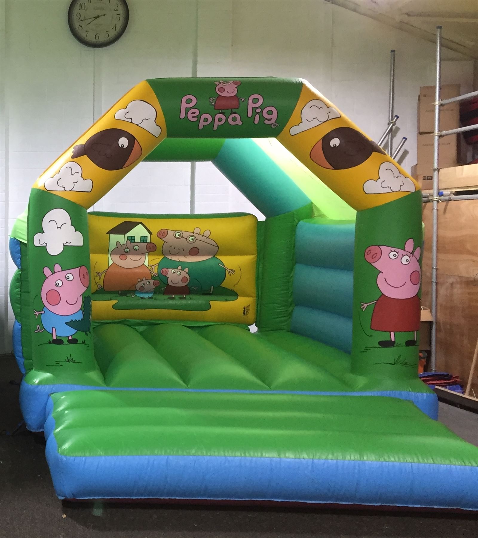 peppa pig bouncy castle hire