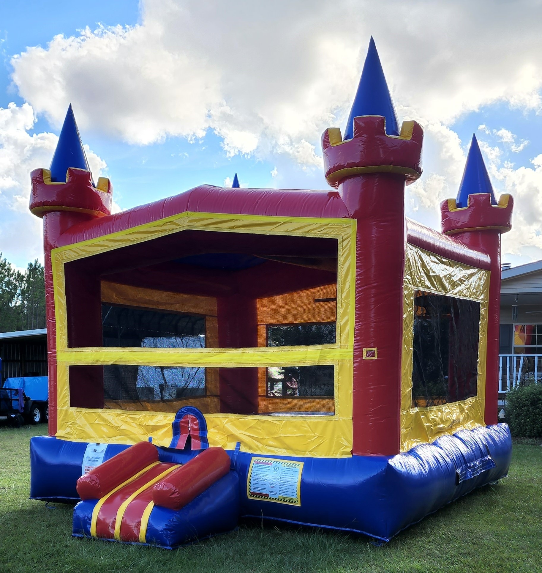 Muticolored Castle Bounce House Hire in Mississippi