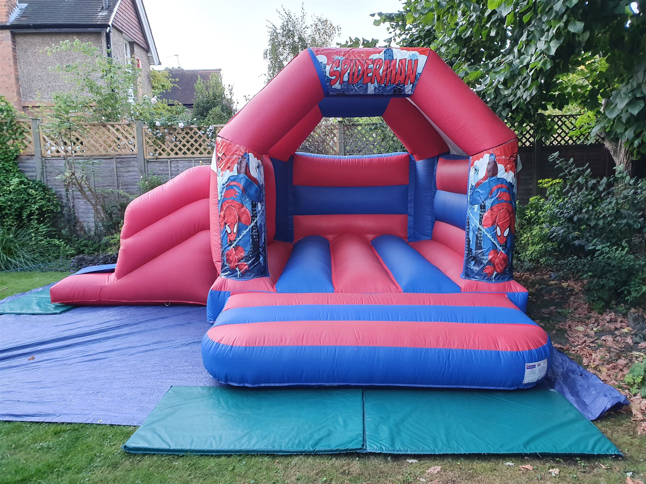 SPIDERMAN BOUNCY CASTLE 16FT vs 15ft - Best Bouncy Castle Hire, Soft ...