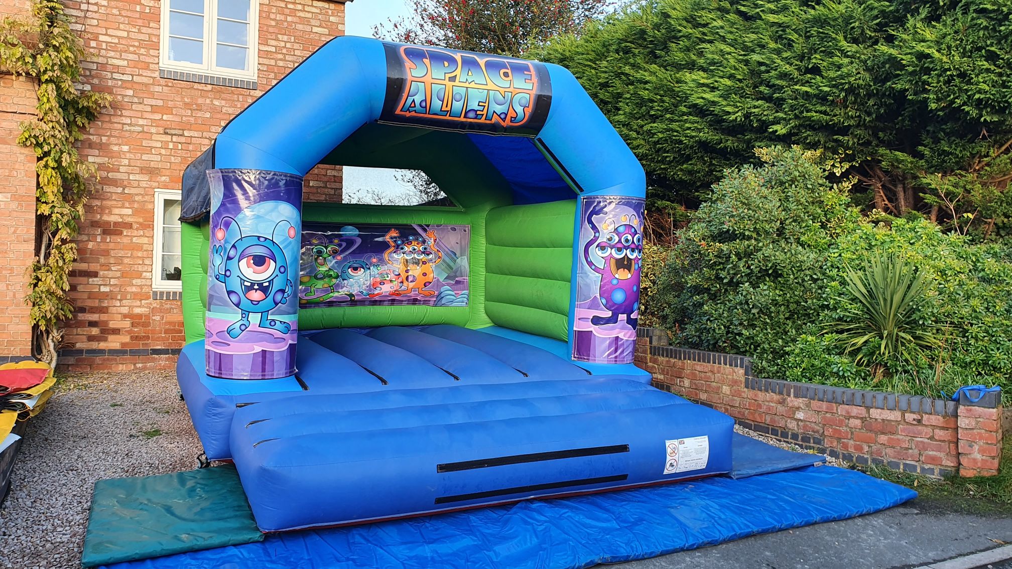 Space Aliens Bouncy castle