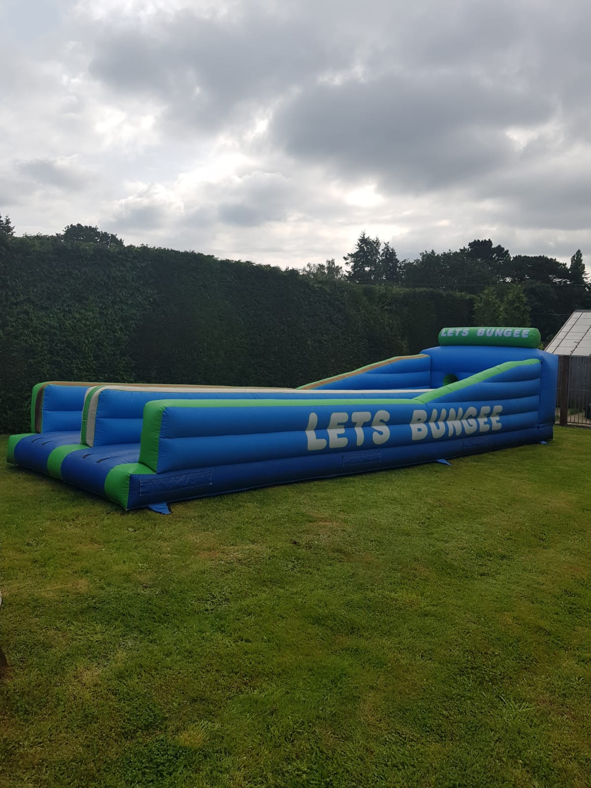 inflatable bungee run hire