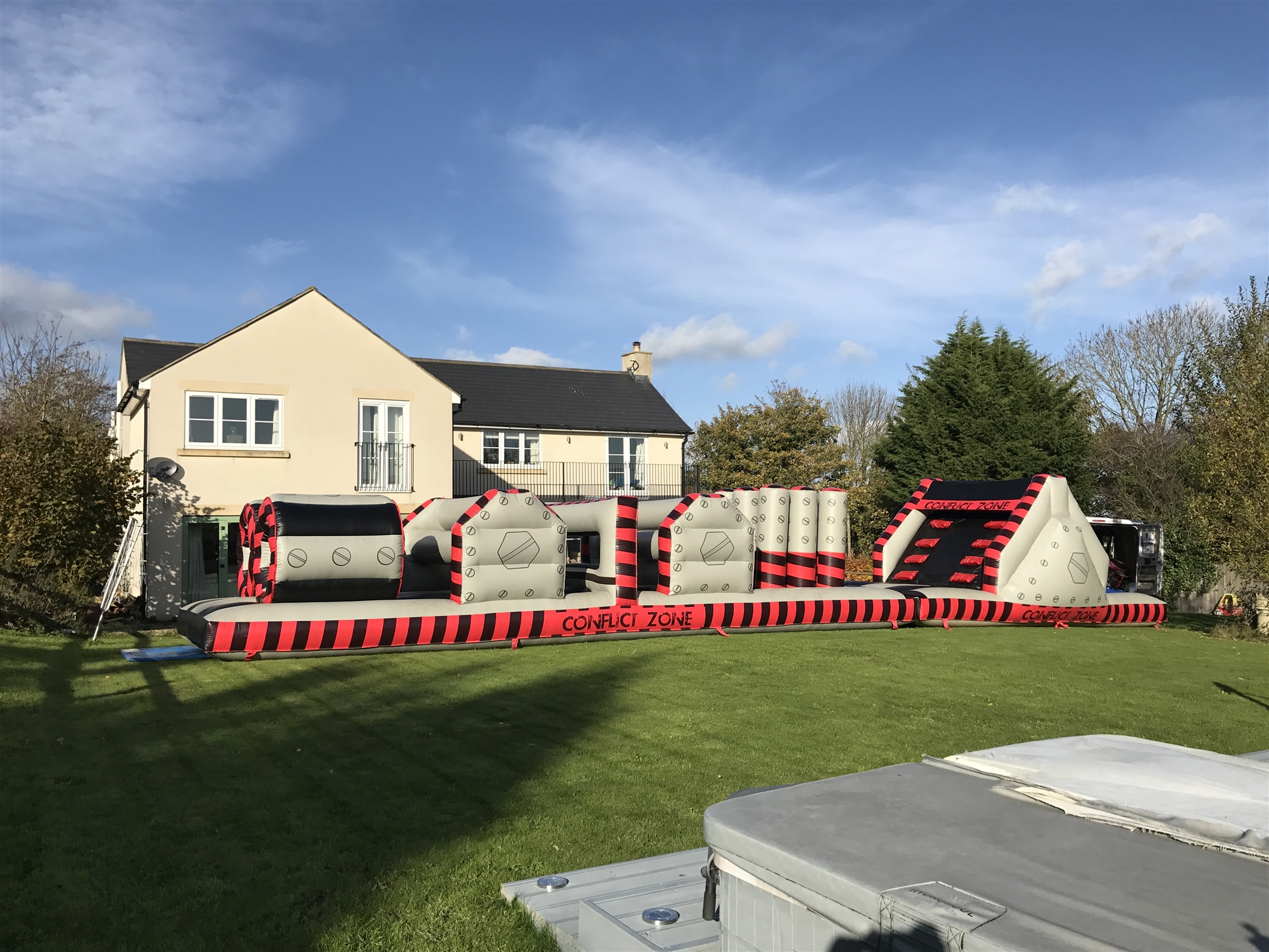 60FT Combat zone Assault course Bouncy Castles & Soft Play Hire in