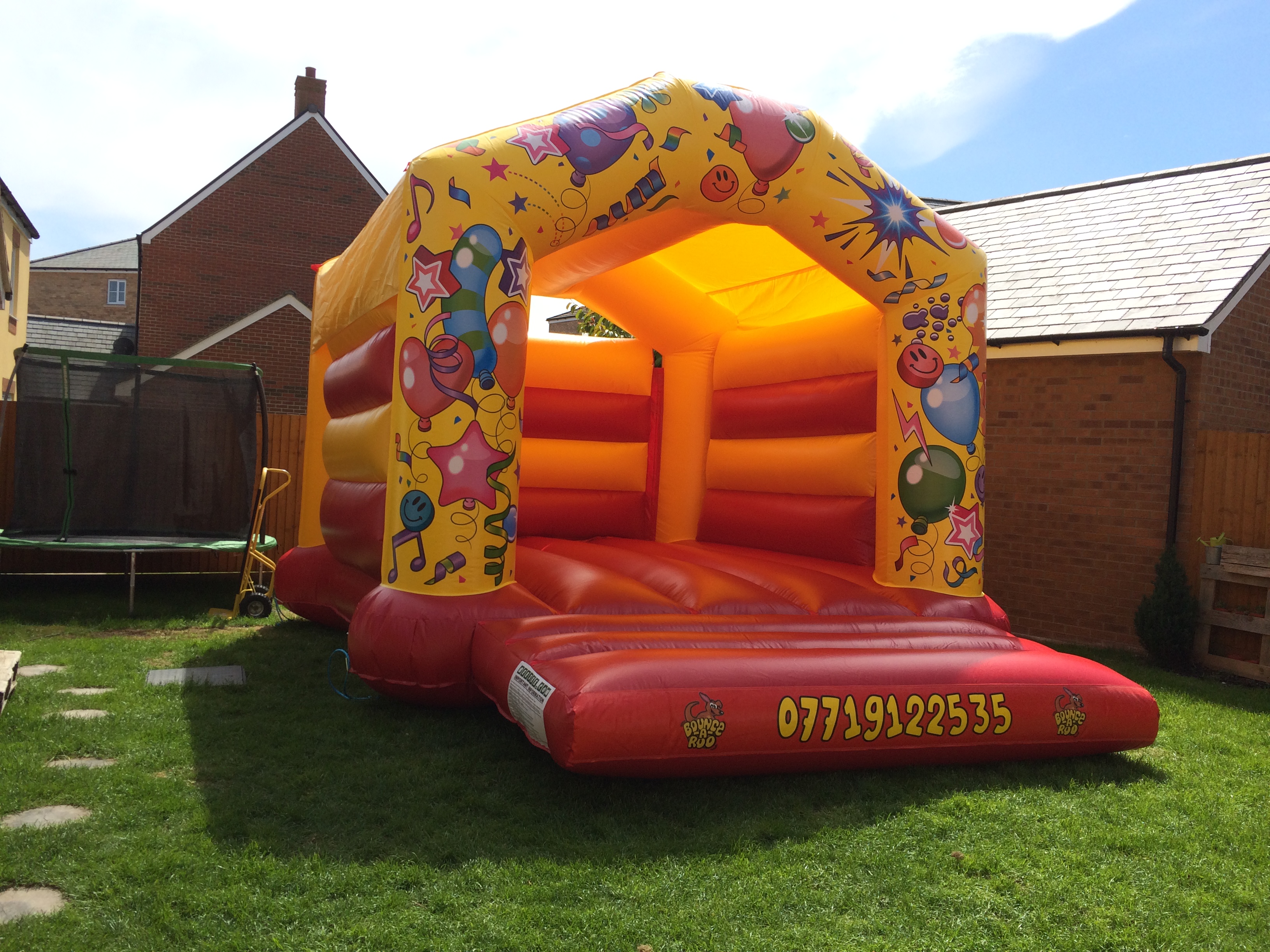 bradmore bouncy castles hire