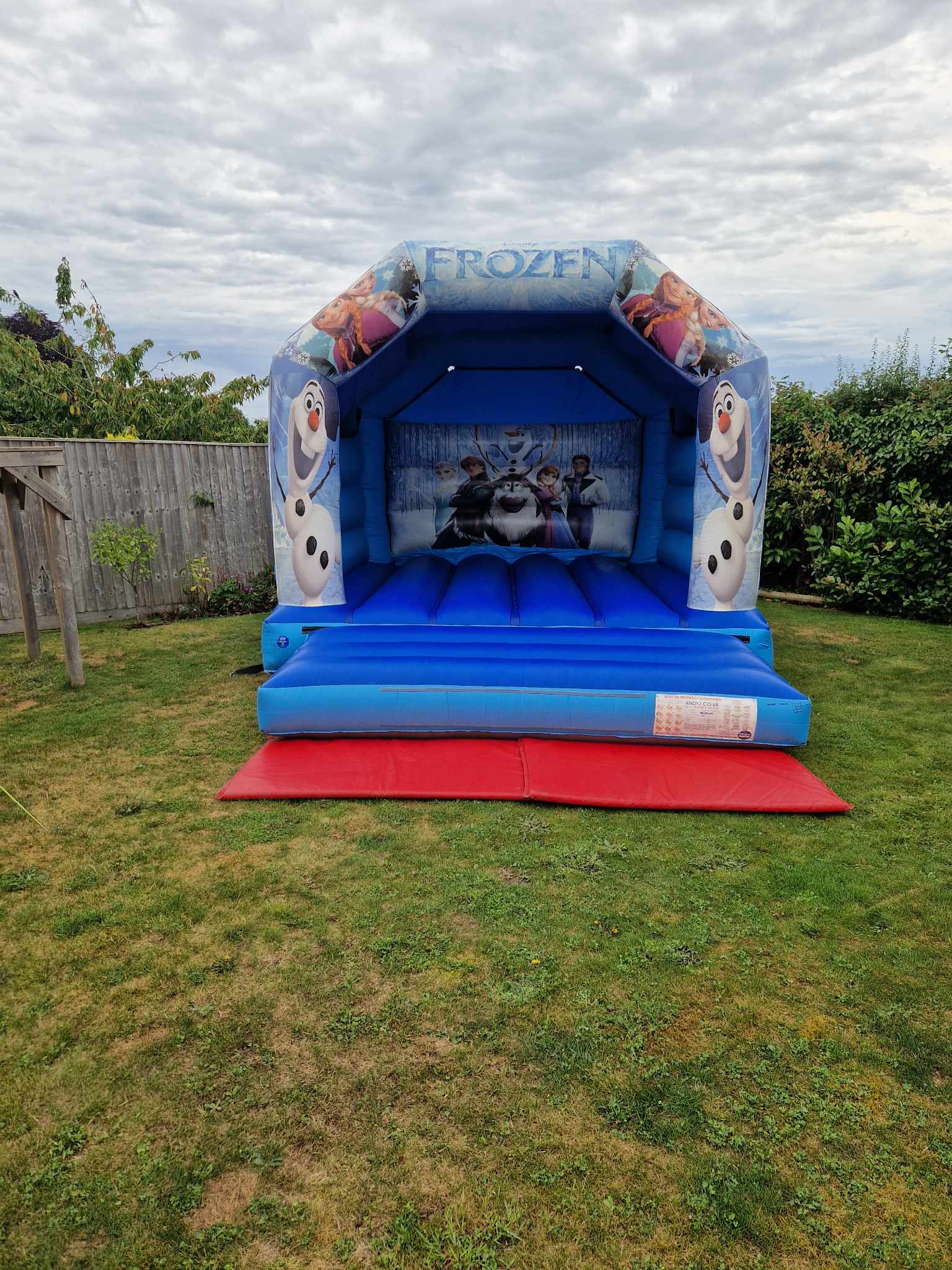 Frozen Bouncy Castle 12ft x 15ft - Bouncy Castle Hire, Slides, Rodeo ...