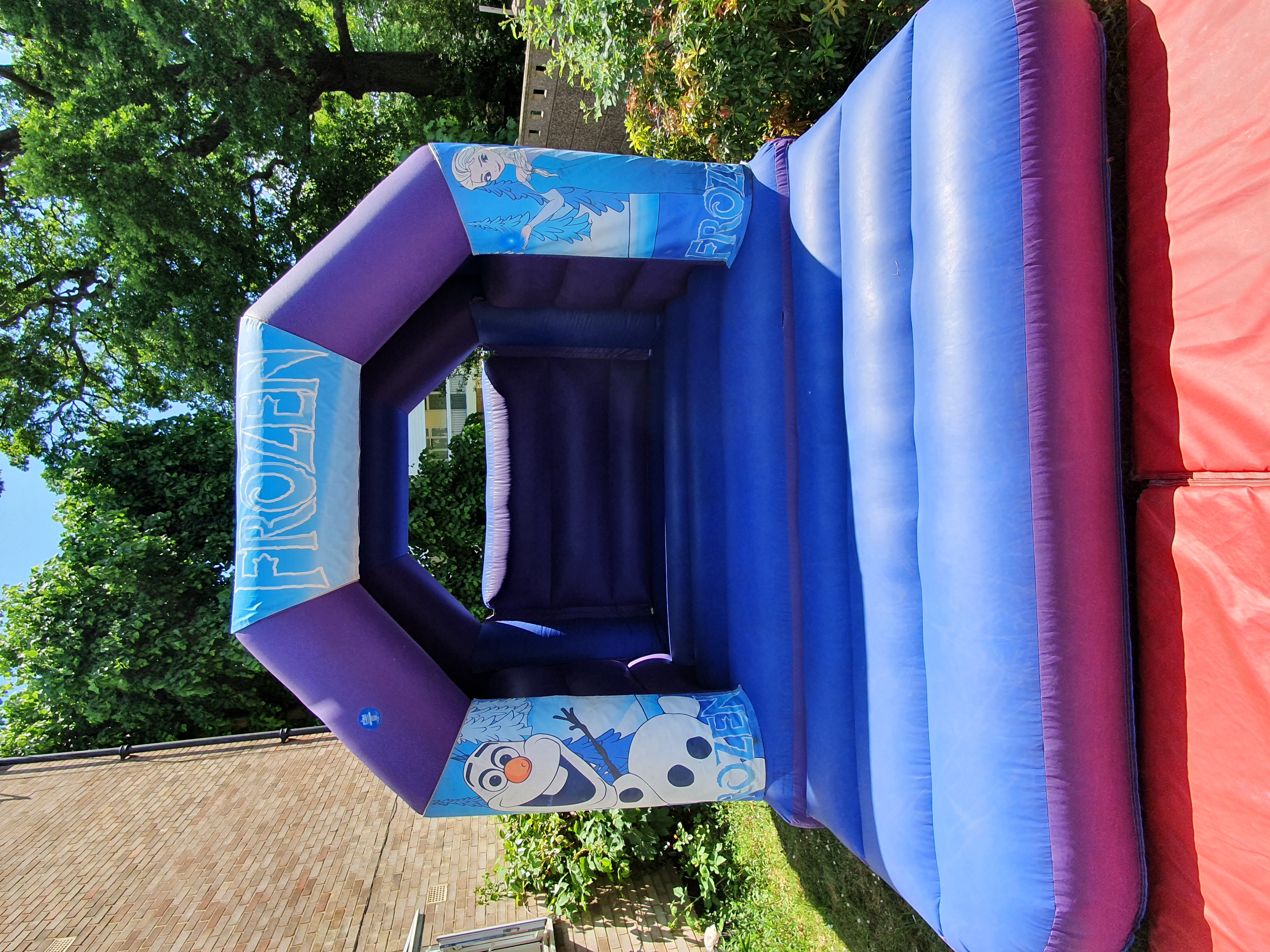 party-bouncy-castle-hire-in-dartford