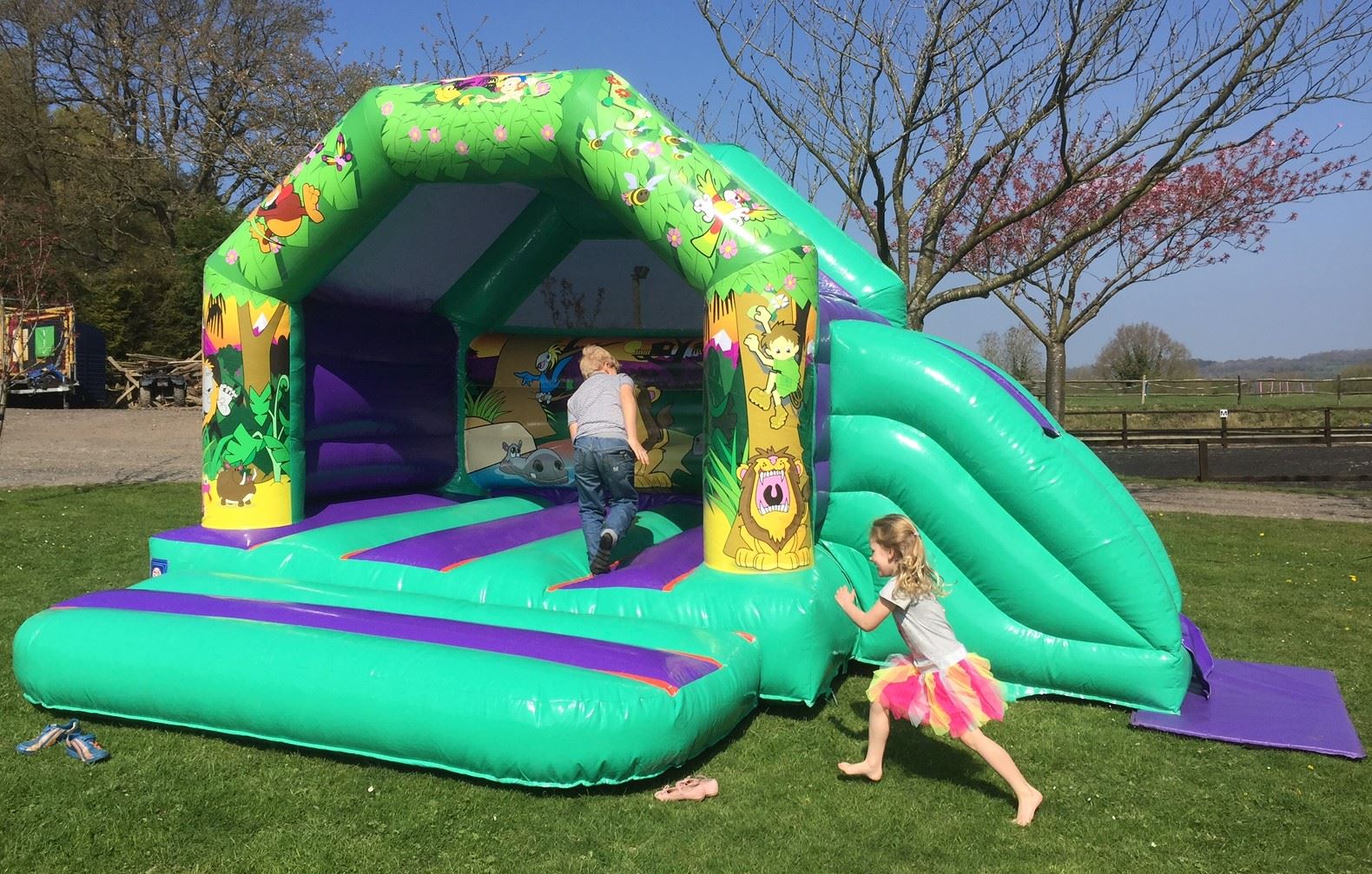 bouncers bouncy castle hire