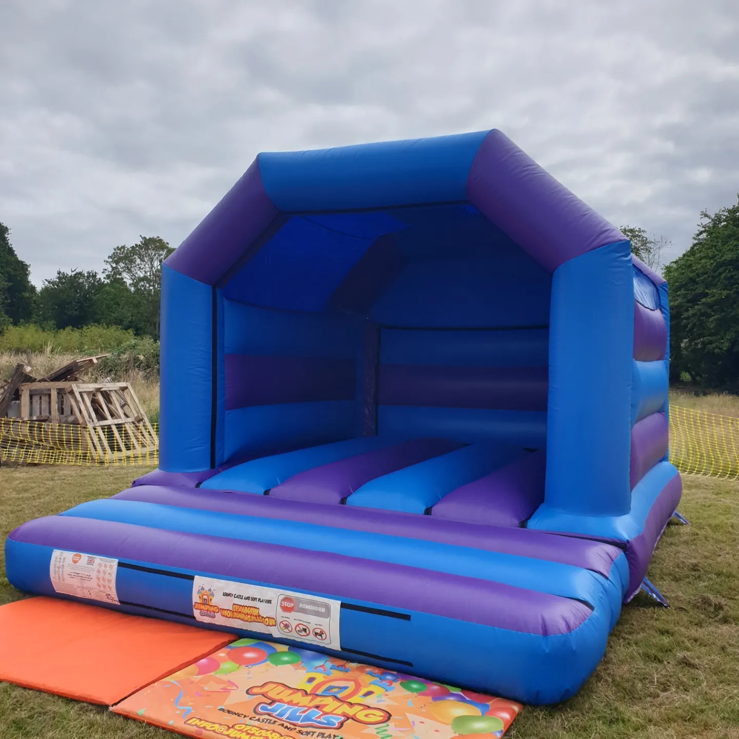 15' x 12' Bouncy Castle - Best Hire service in Essex | Jumping Jills