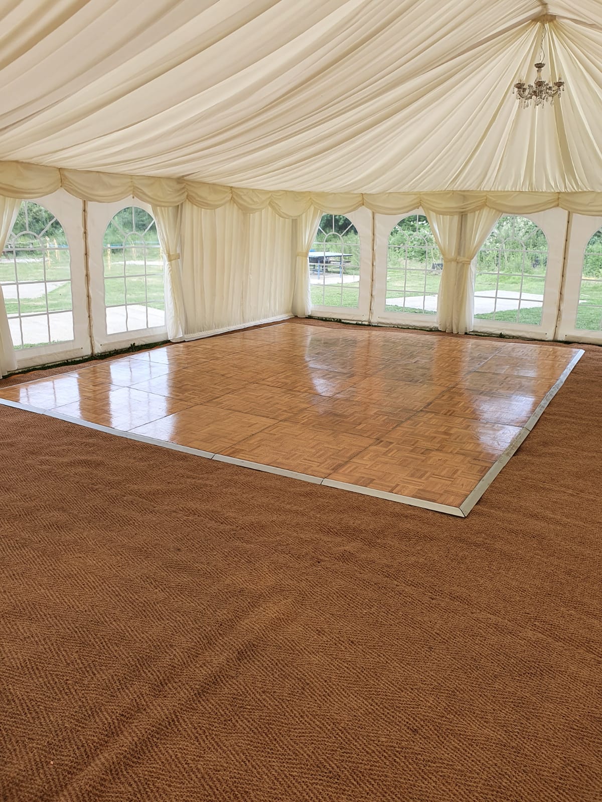 Dance Floor & Bar Hire Surrey & Sussex – Rick’s Castles