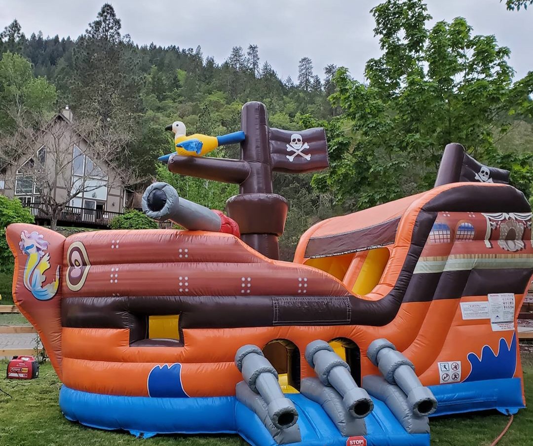 Dry Slides & Interactive Blow Ups Rentals in GRANTS PASS, MEDFORD